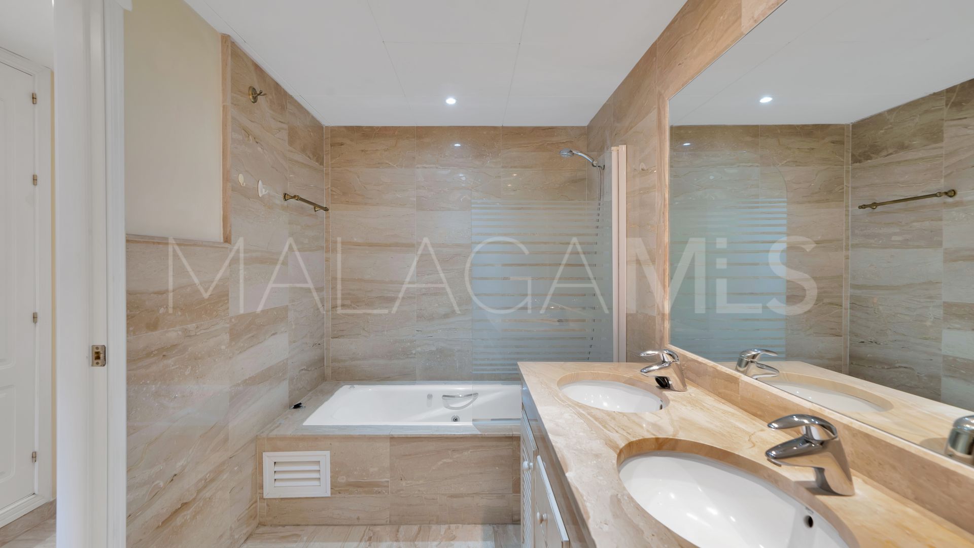 Appartement rez de chaussée for sale in Guadalmina Baja