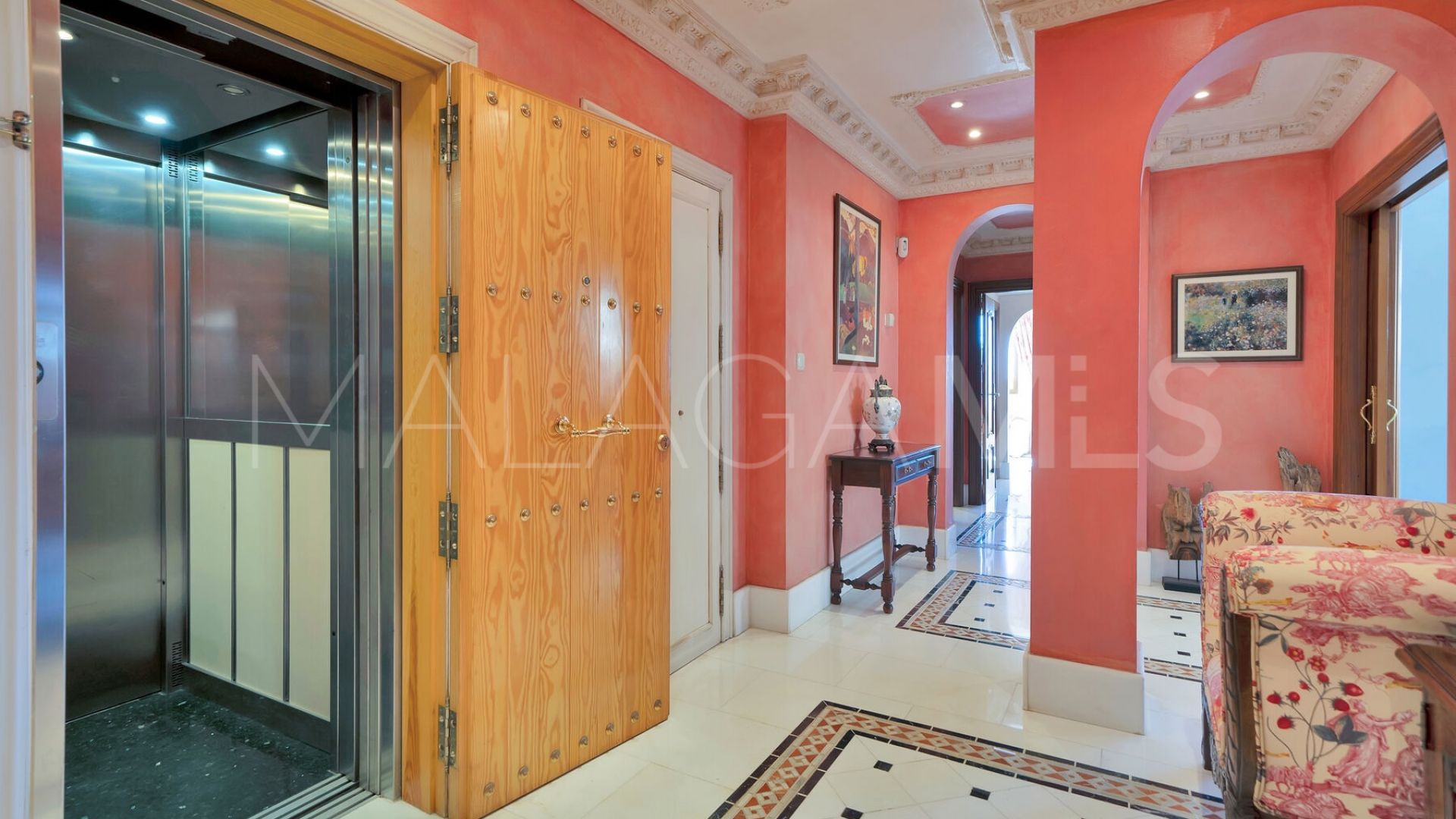 Triplex for sale in Guadalmina Baja