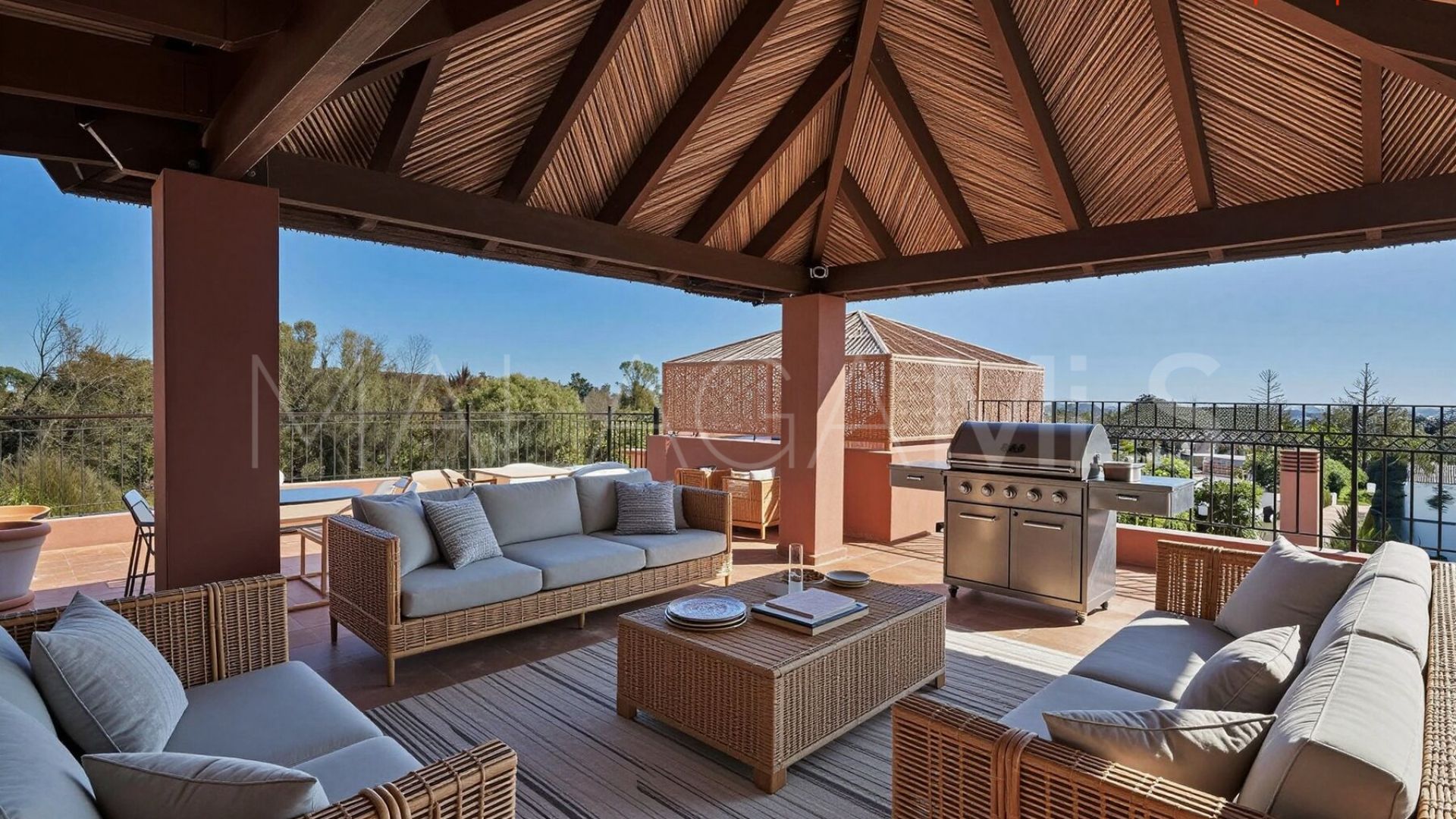 Triplex for sale in Guadalmina Baja