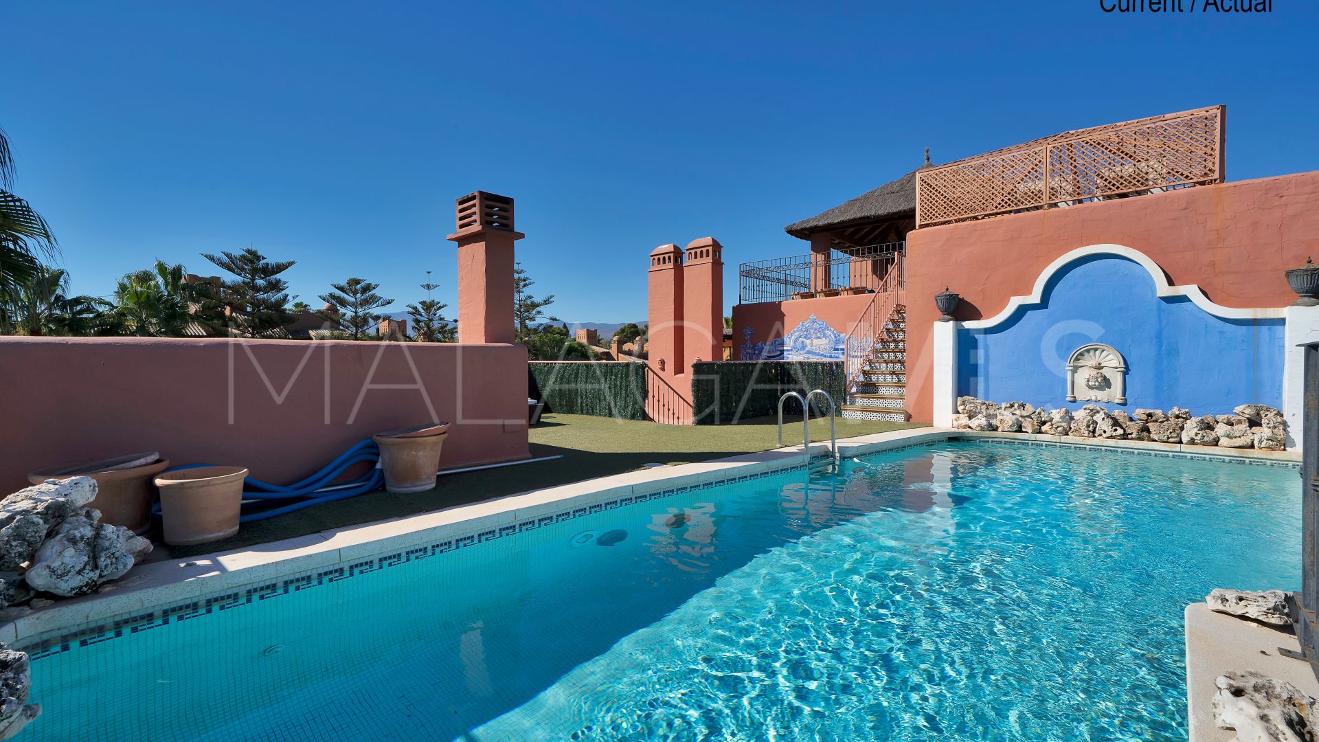 Triplex for sale in Guadalmina Baja