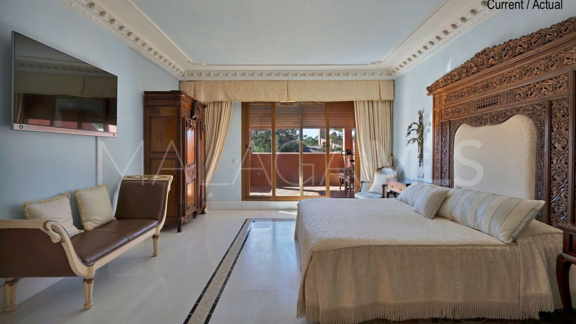 Triplex for sale in Guadalmina Baja