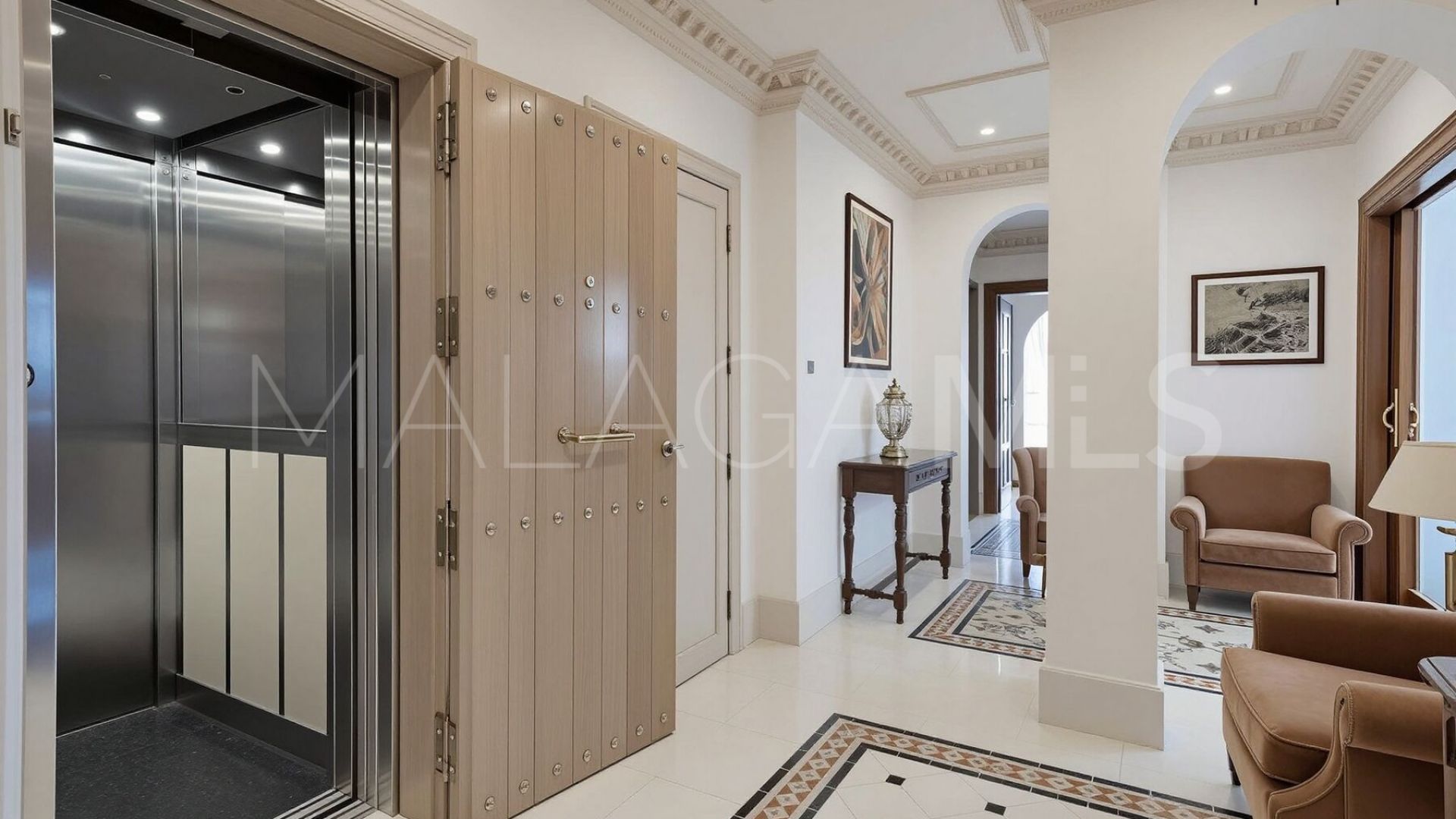 Triplex for sale in Guadalmina Baja