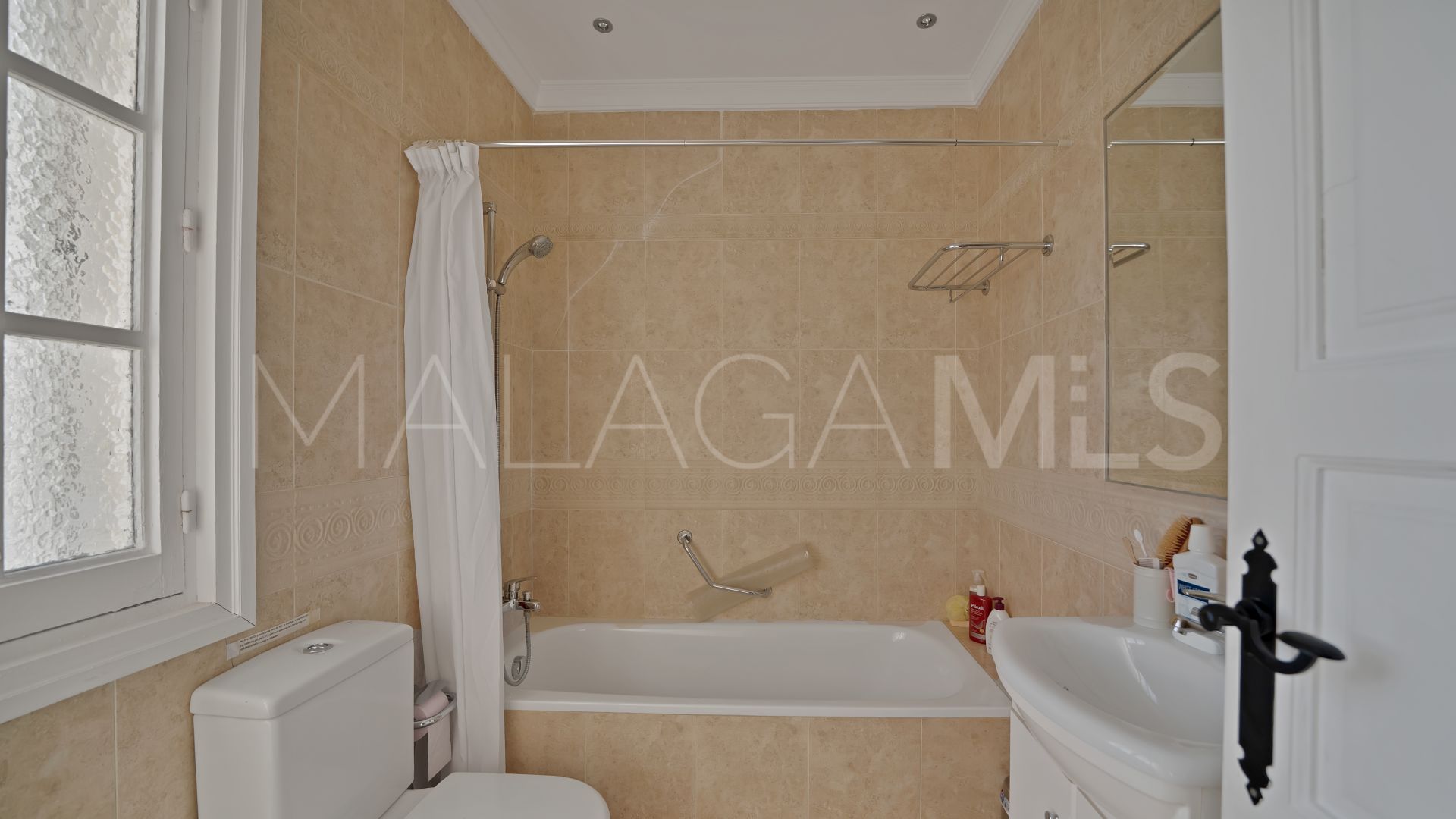 Villa for sale in Las Brisas