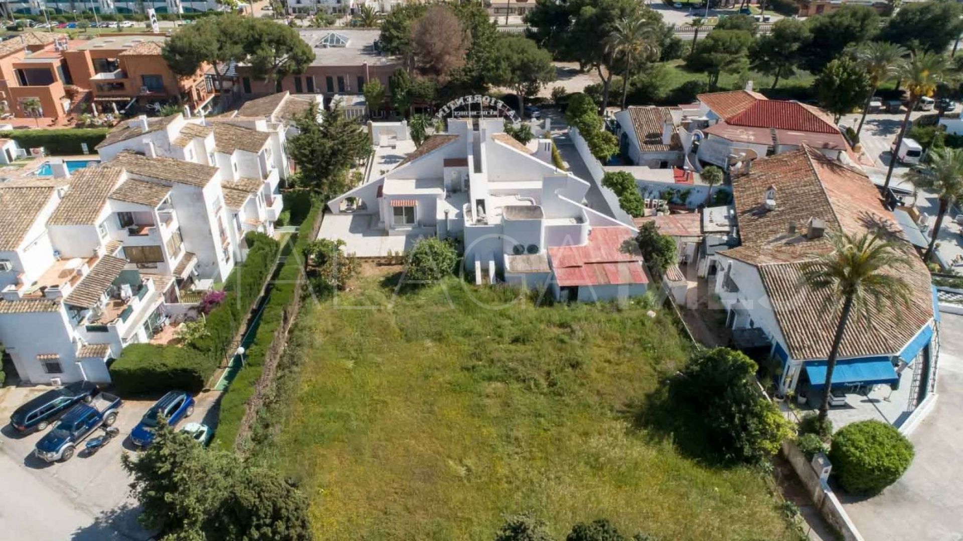 El Pilar, negocio a la venta