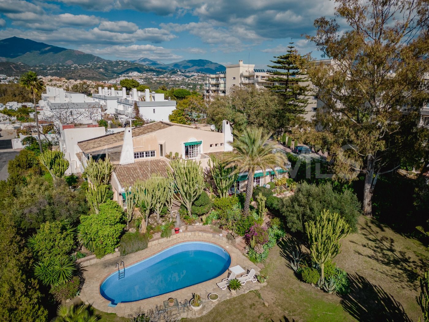 Buy Atalaya Golf 7 bedrooms villa