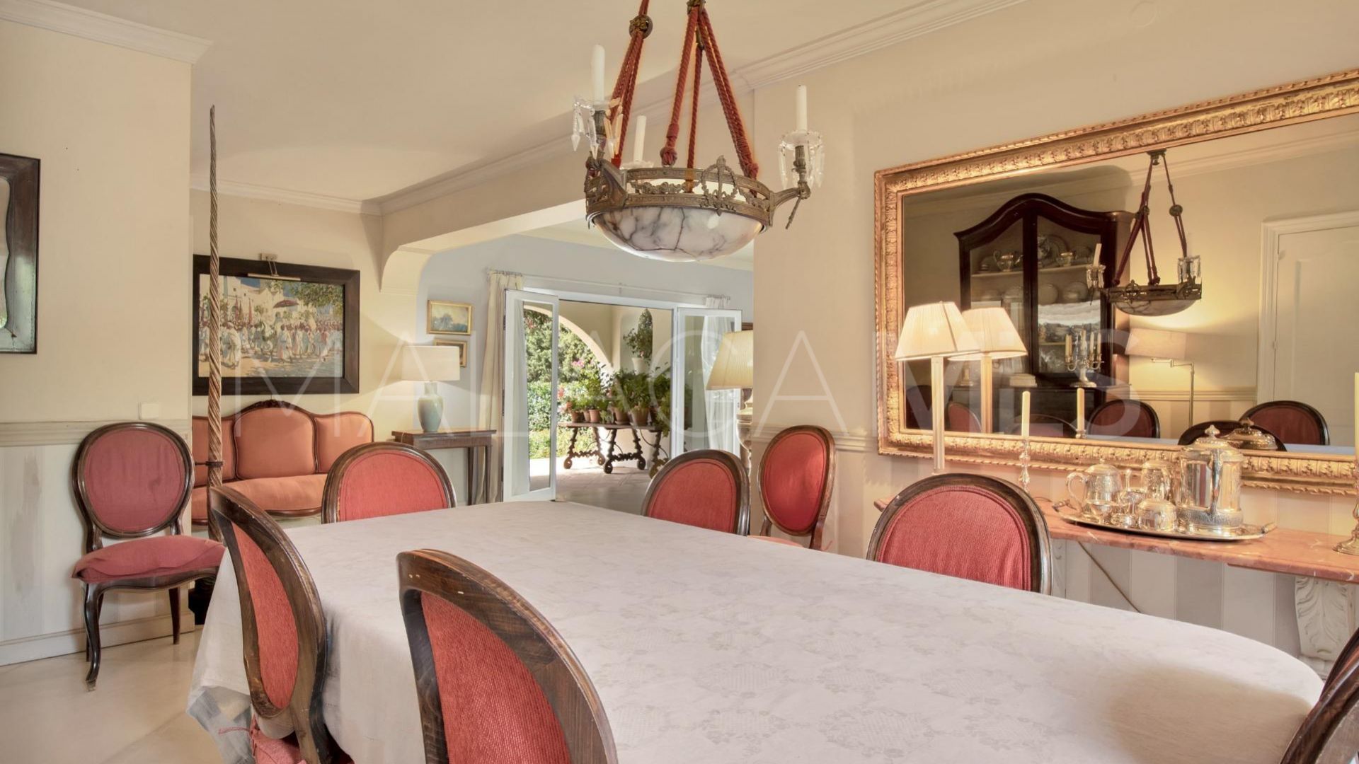 Villa for sale in Sitio de Calahonda