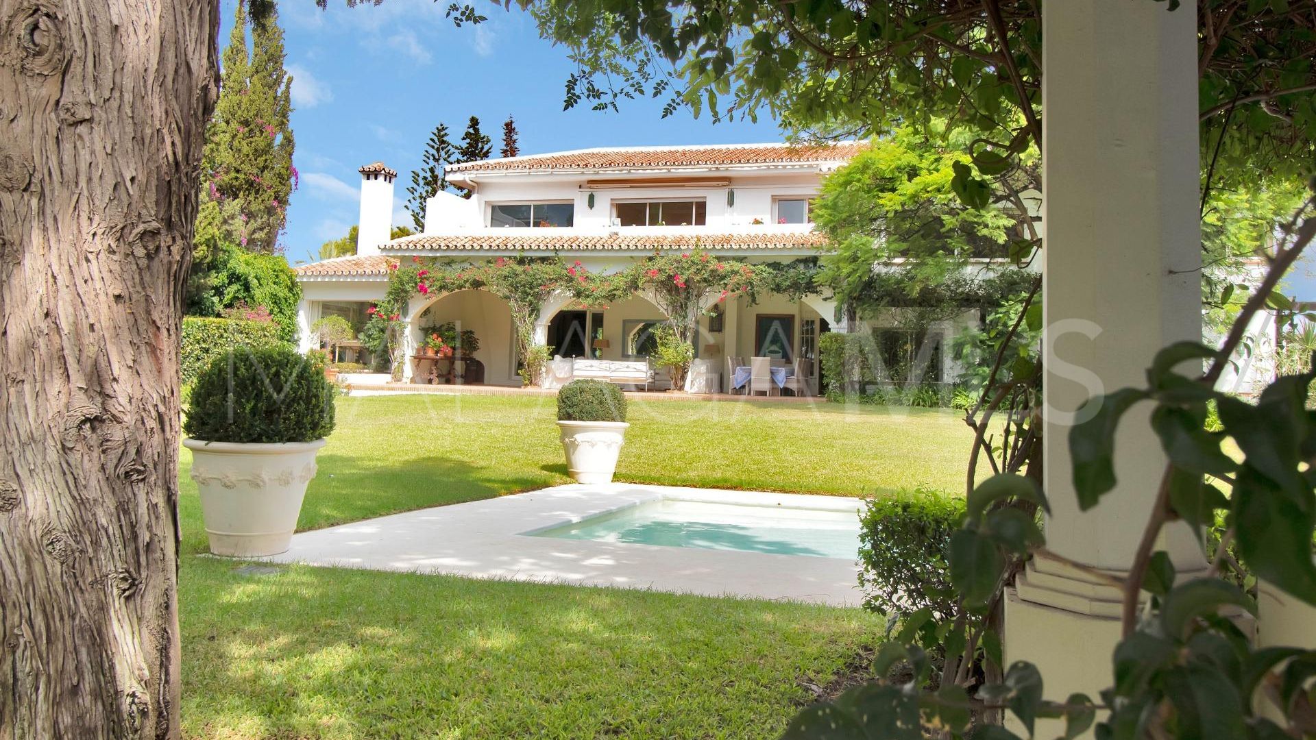 Villa for sale in Sitio de Calahonda
