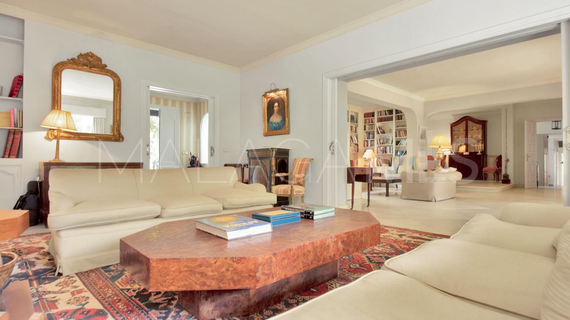 Villa for sale in Sitio de Calahonda