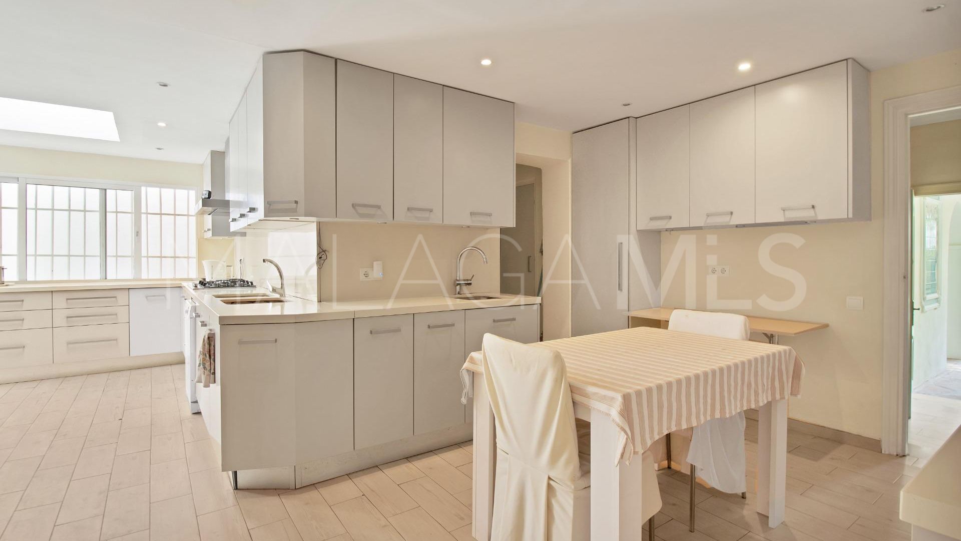 Villa for sale in Sitio de Calahonda