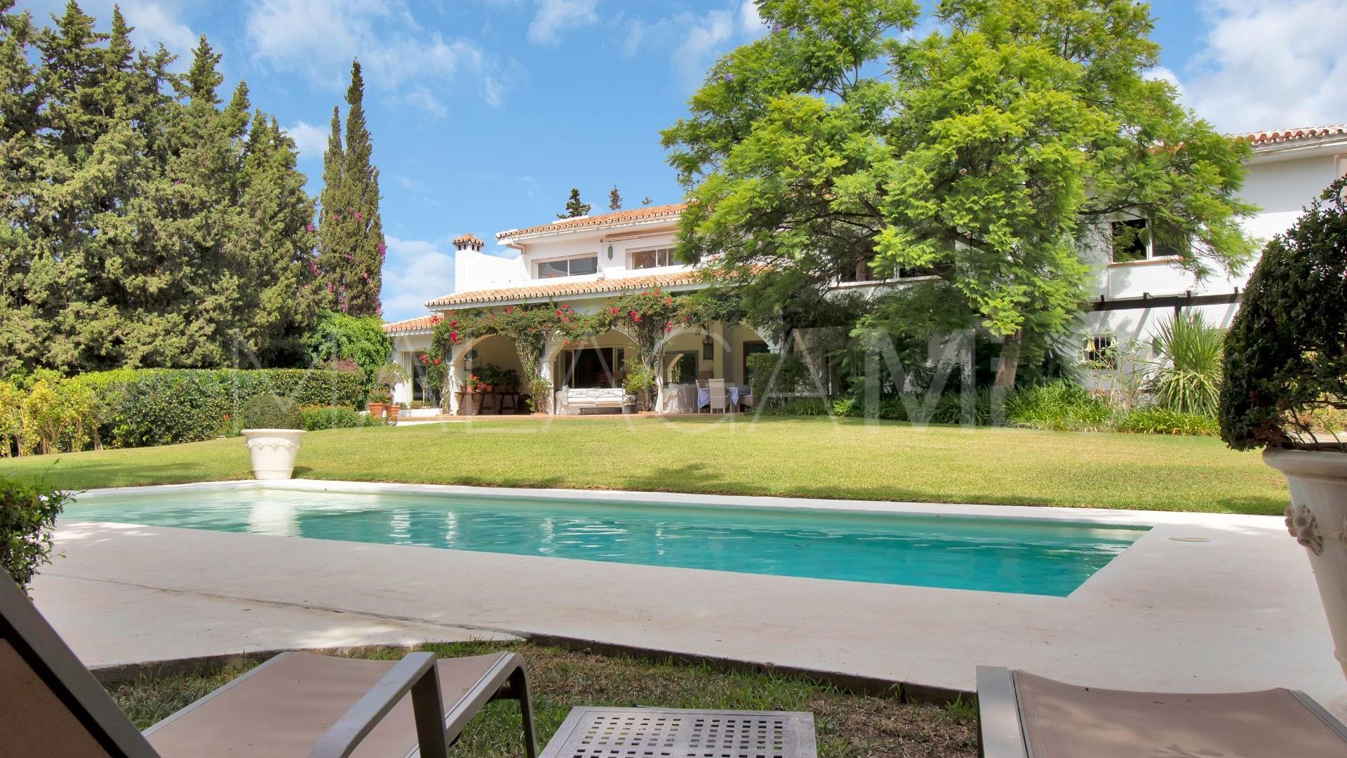 Villa for sale in Sitio de Calahonda