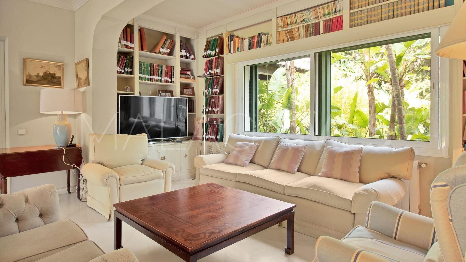 Villa for sale in Sitio de Calahonda