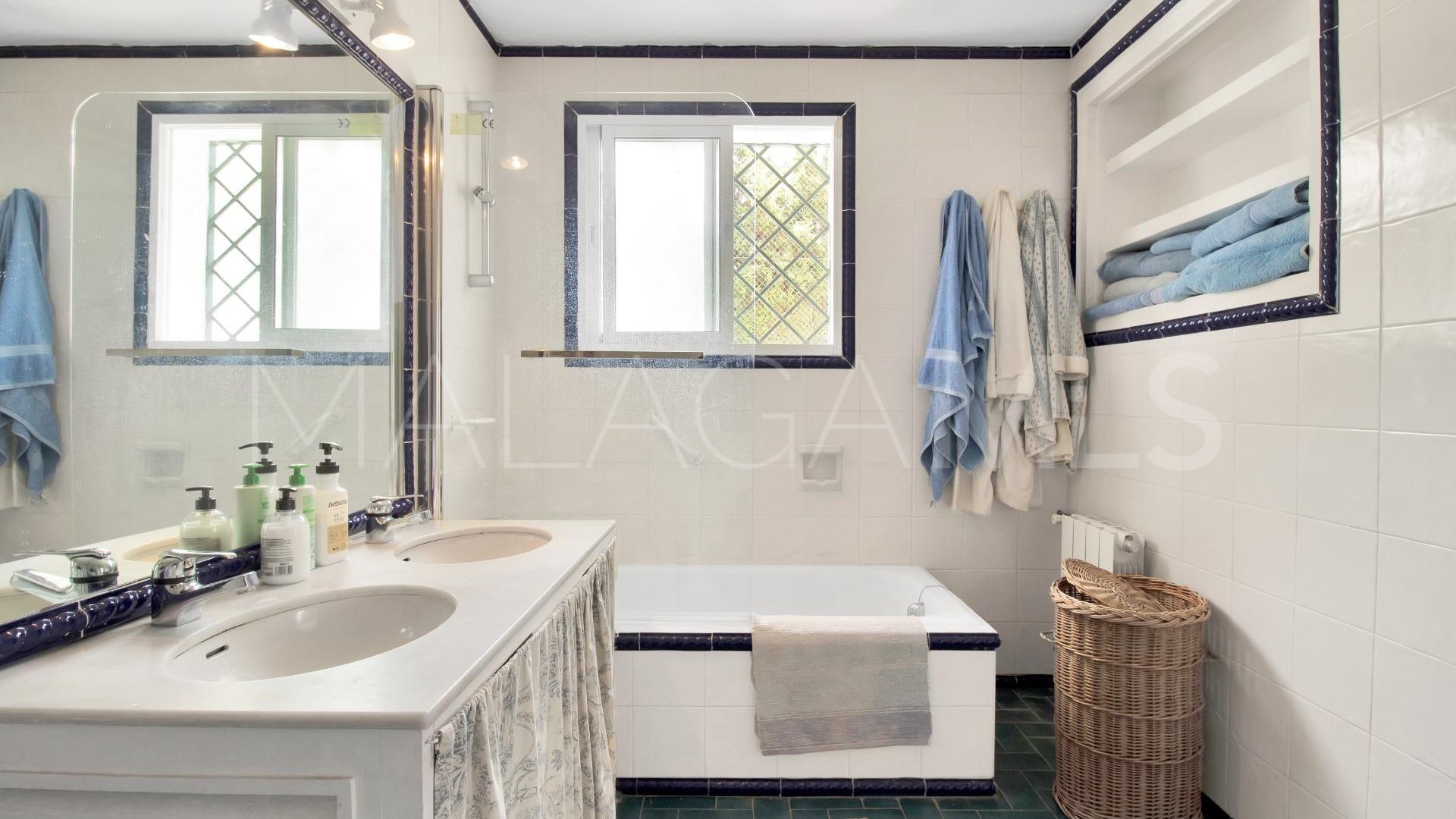 Villa for sale in Sitio de Calahonda