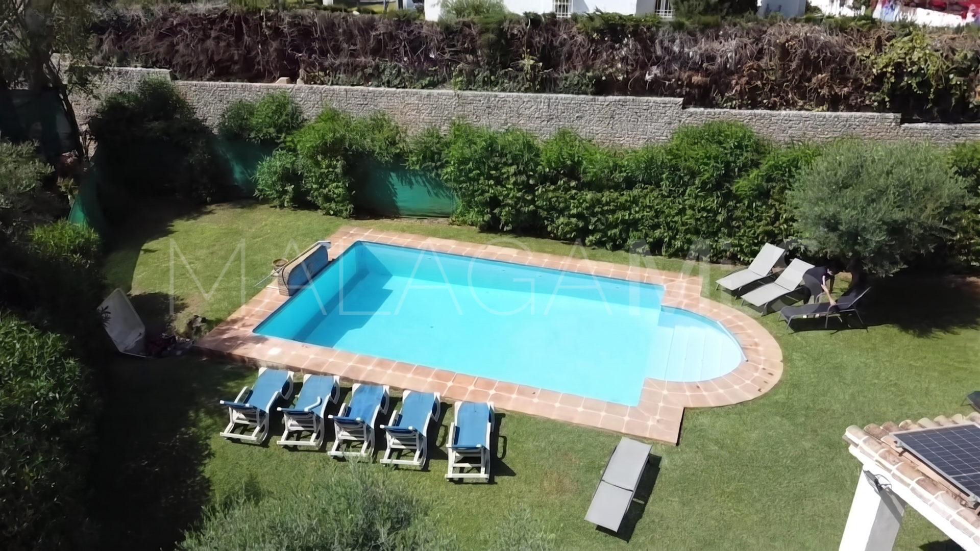 Villa for sale in Elviria