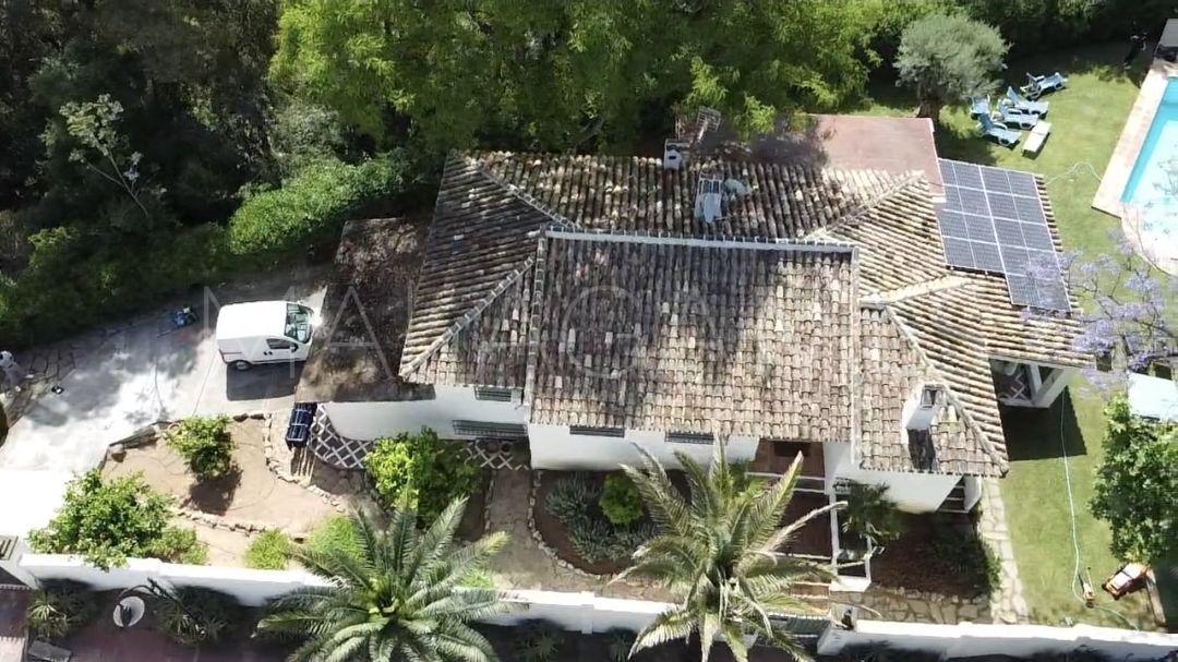 Villa for sale in Elviria