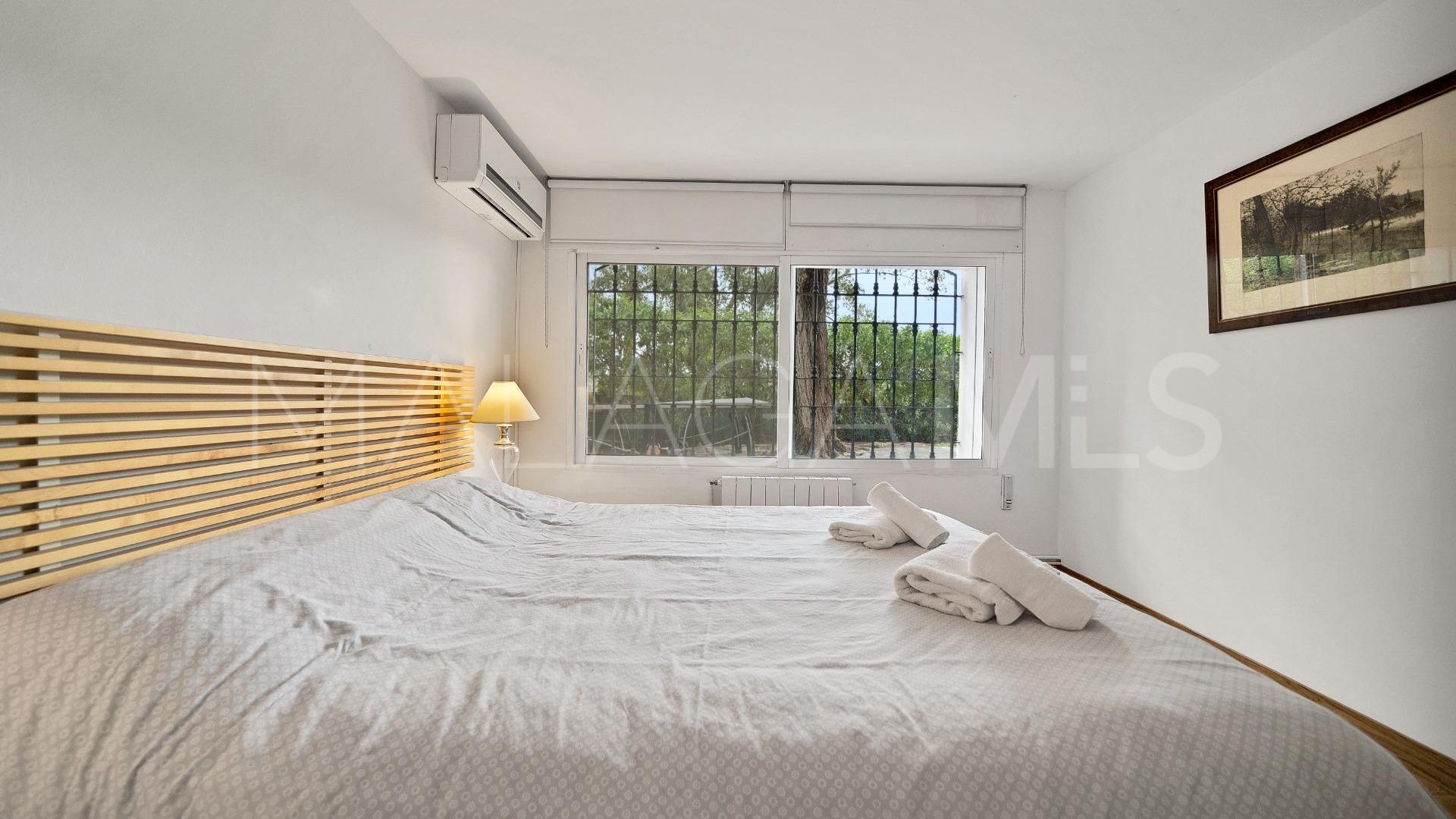 Villa for sale in Elviria