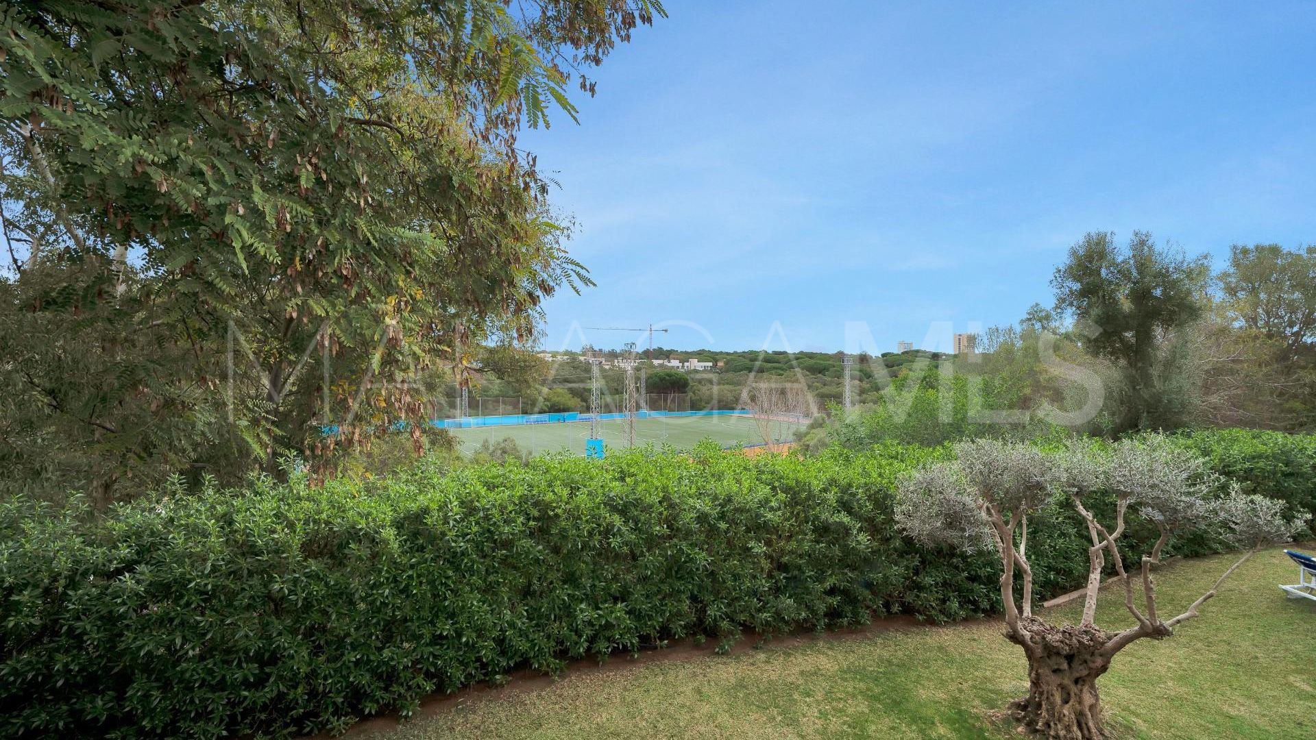 Villa for sale in Elviria