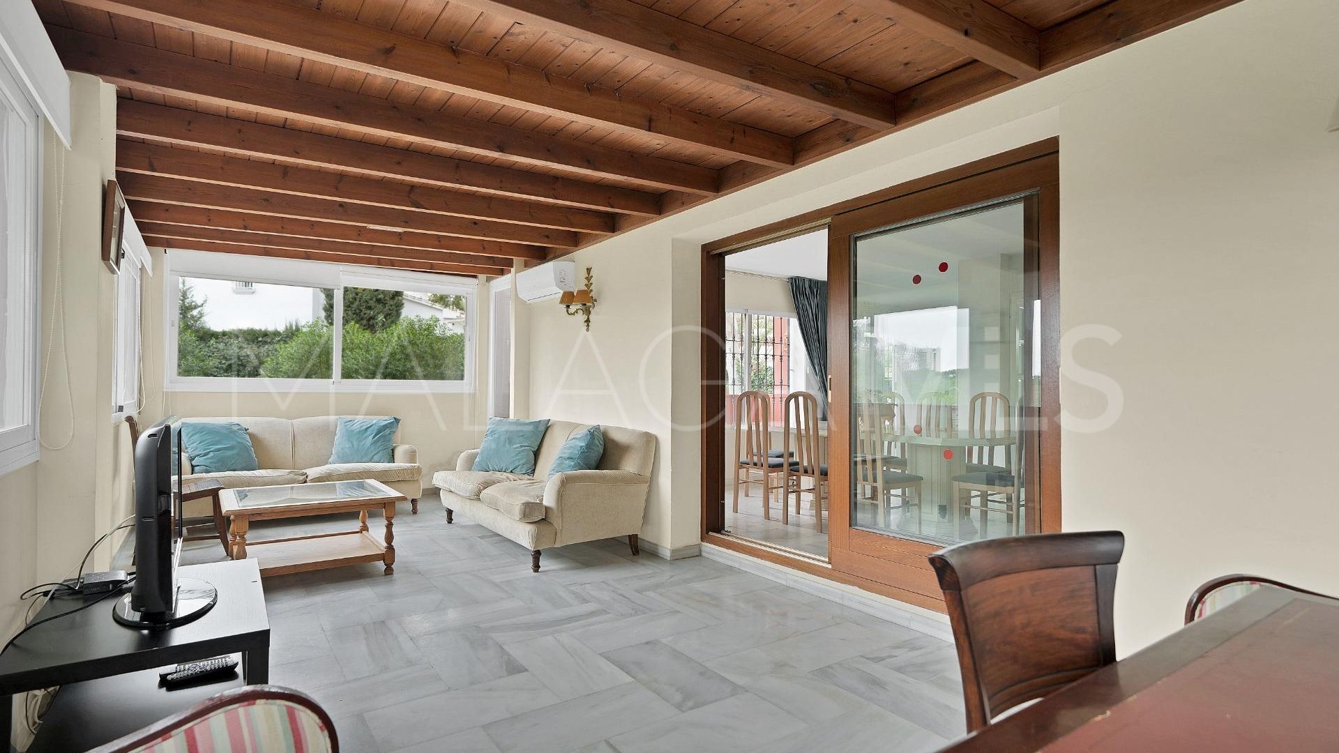 Villa for sale in Elviria