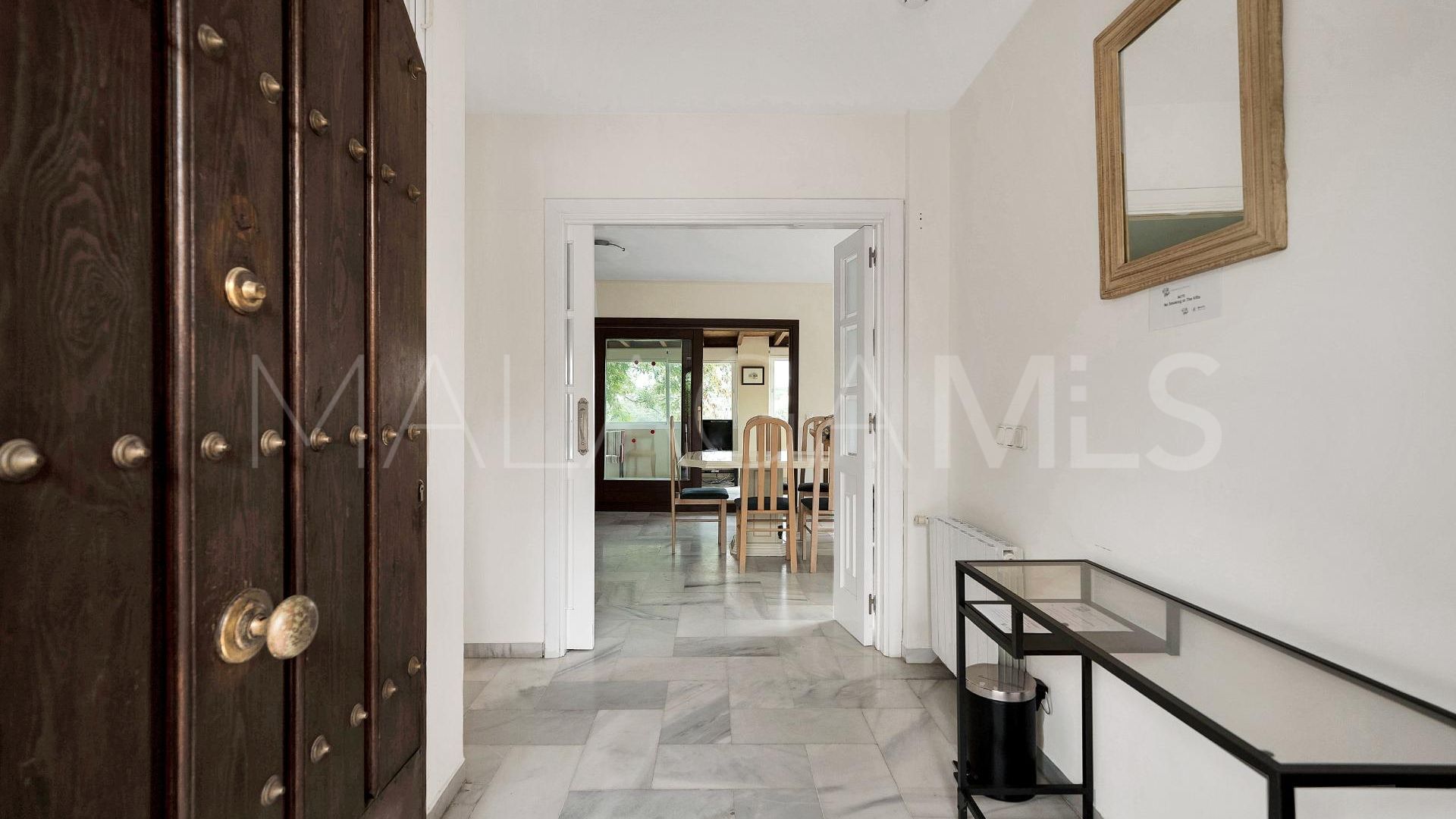 Villa for sale in Elviria