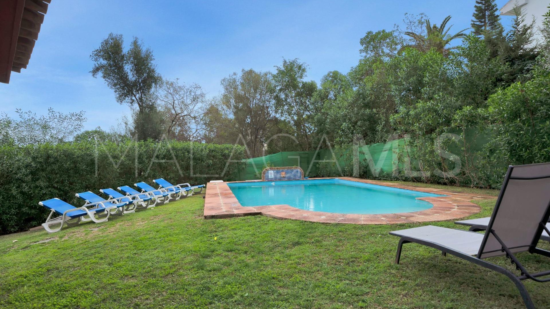 Villa for sale in Elviria