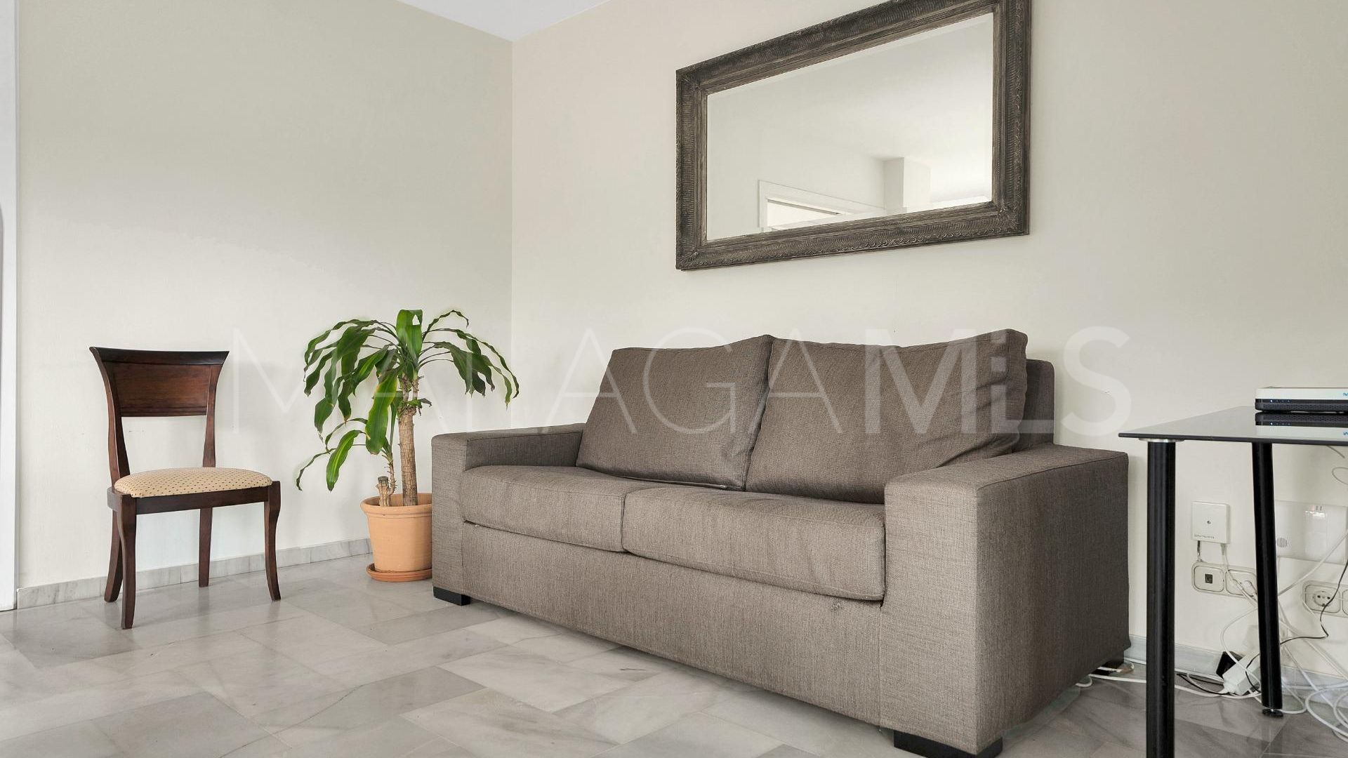 Villa for sale in Elviria