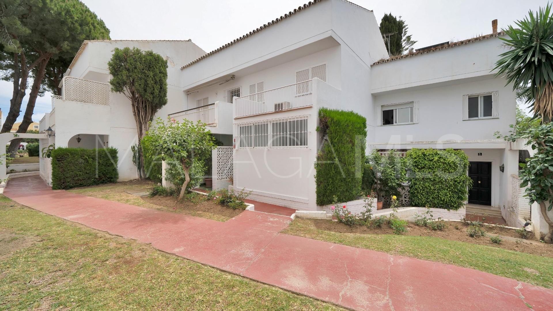 Nagüeles, pareado for sale