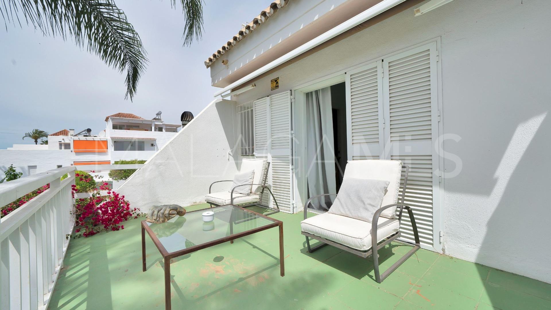 Nagüeles, pareado for sale