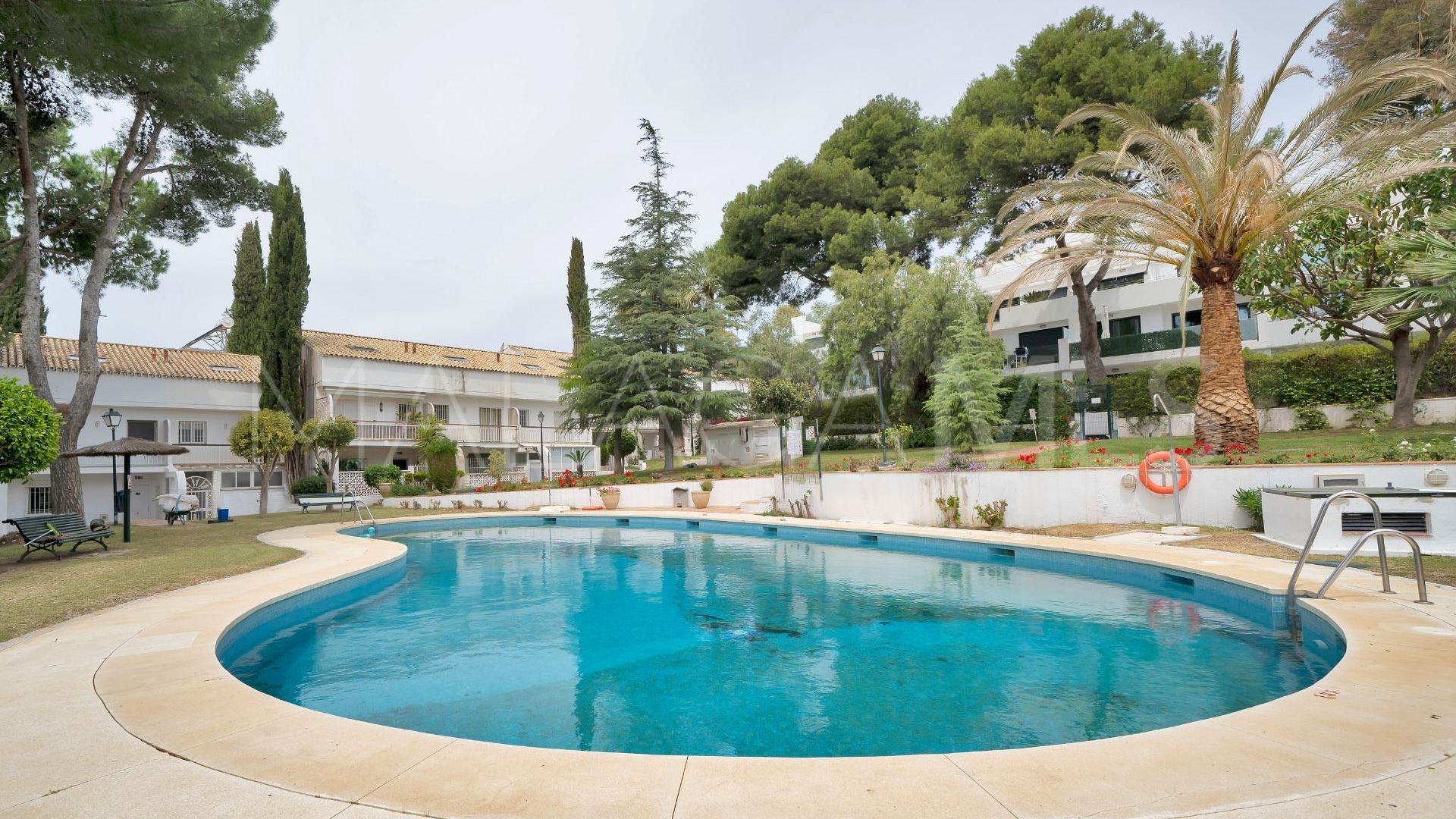 Nagüeles, pareado for sale