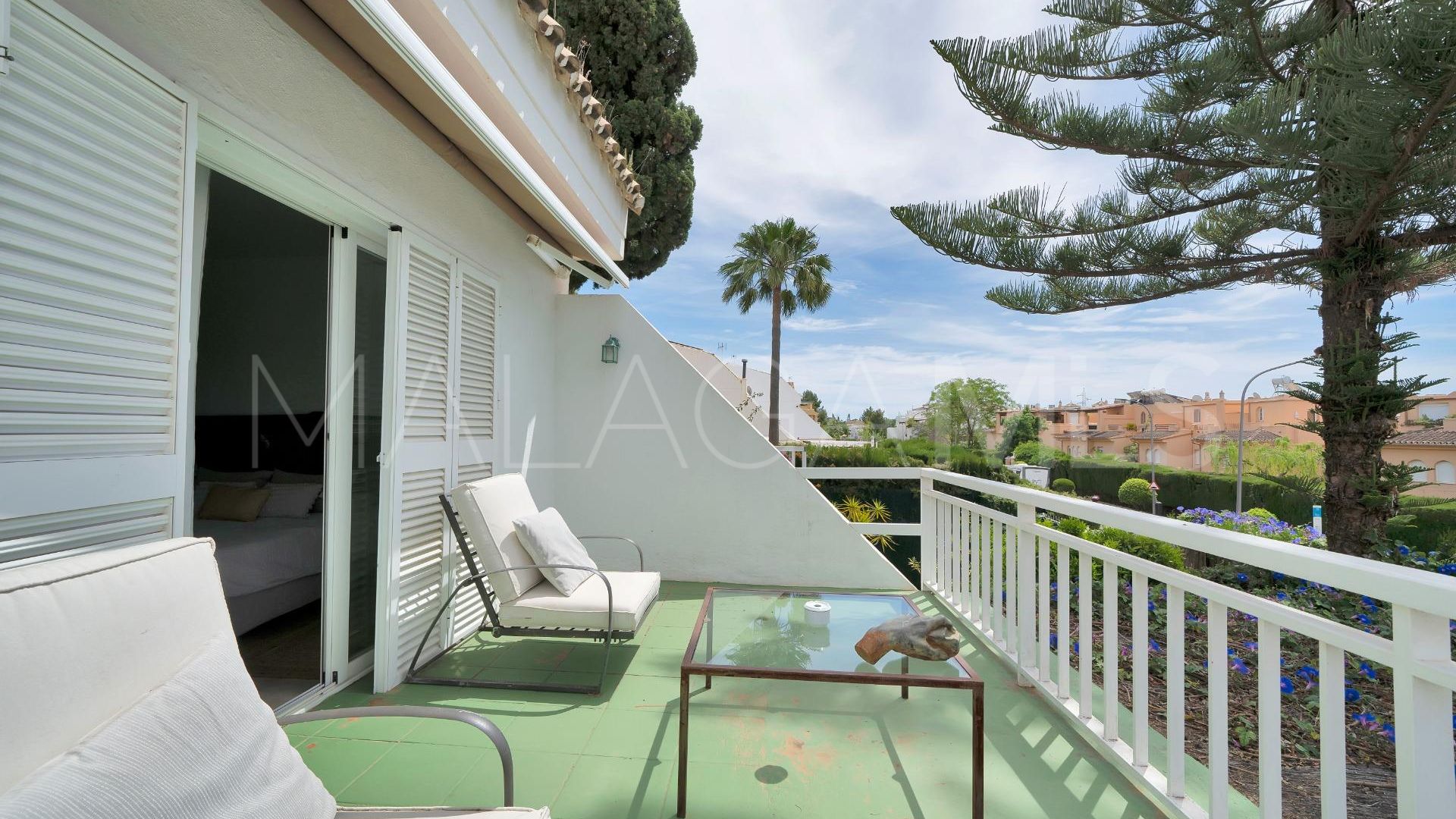 Nagüeles, pareado for sale