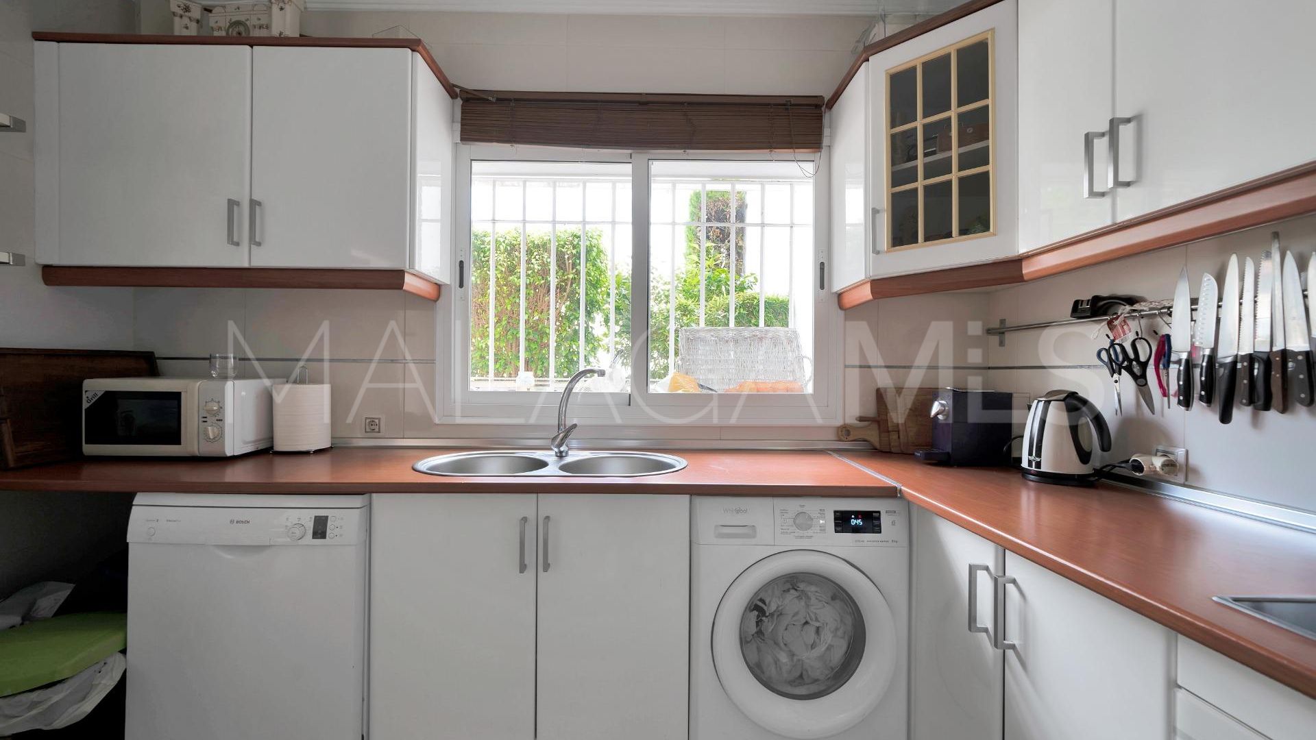 Nagüeles, pareado for sale