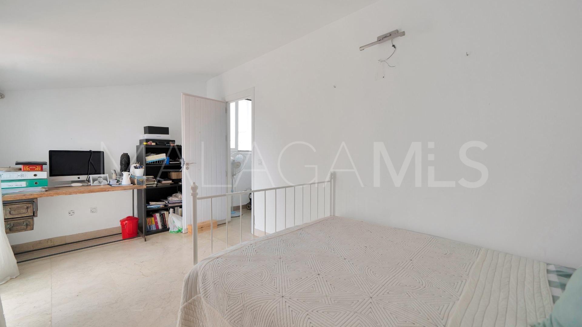 Nagüeles, pareado for sale