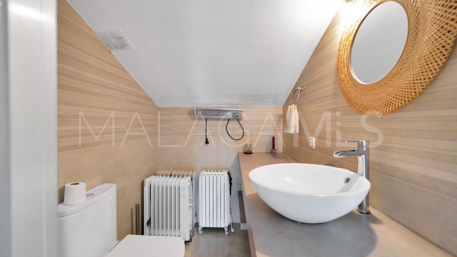 Nagüeles, pareado for sale