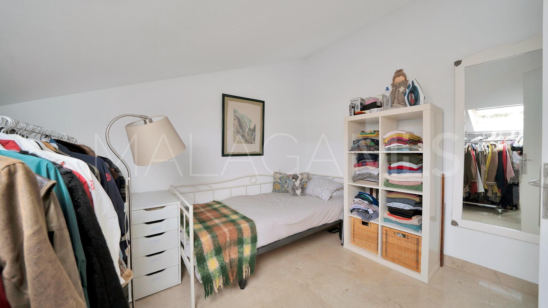 Nagüeles, pareado for sale