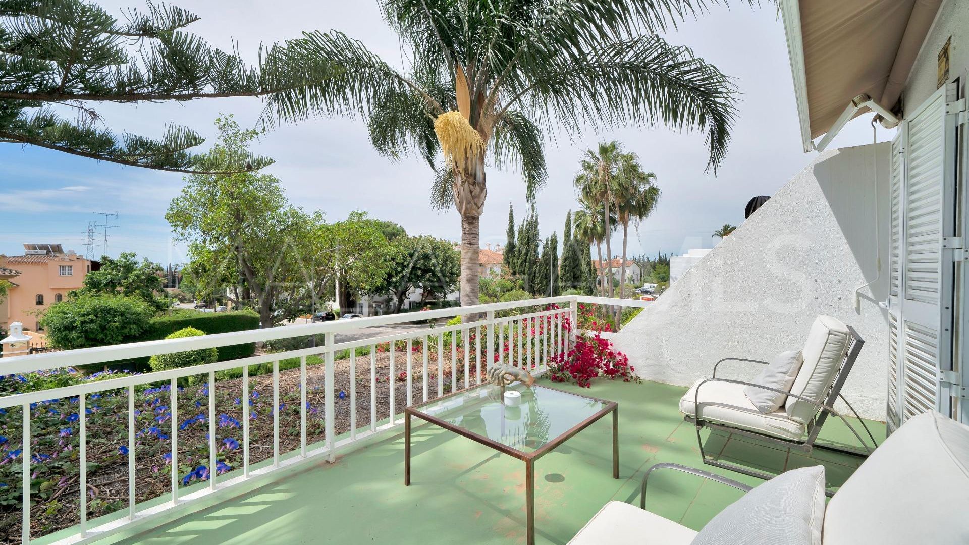 Nagüeles, pareado for sale