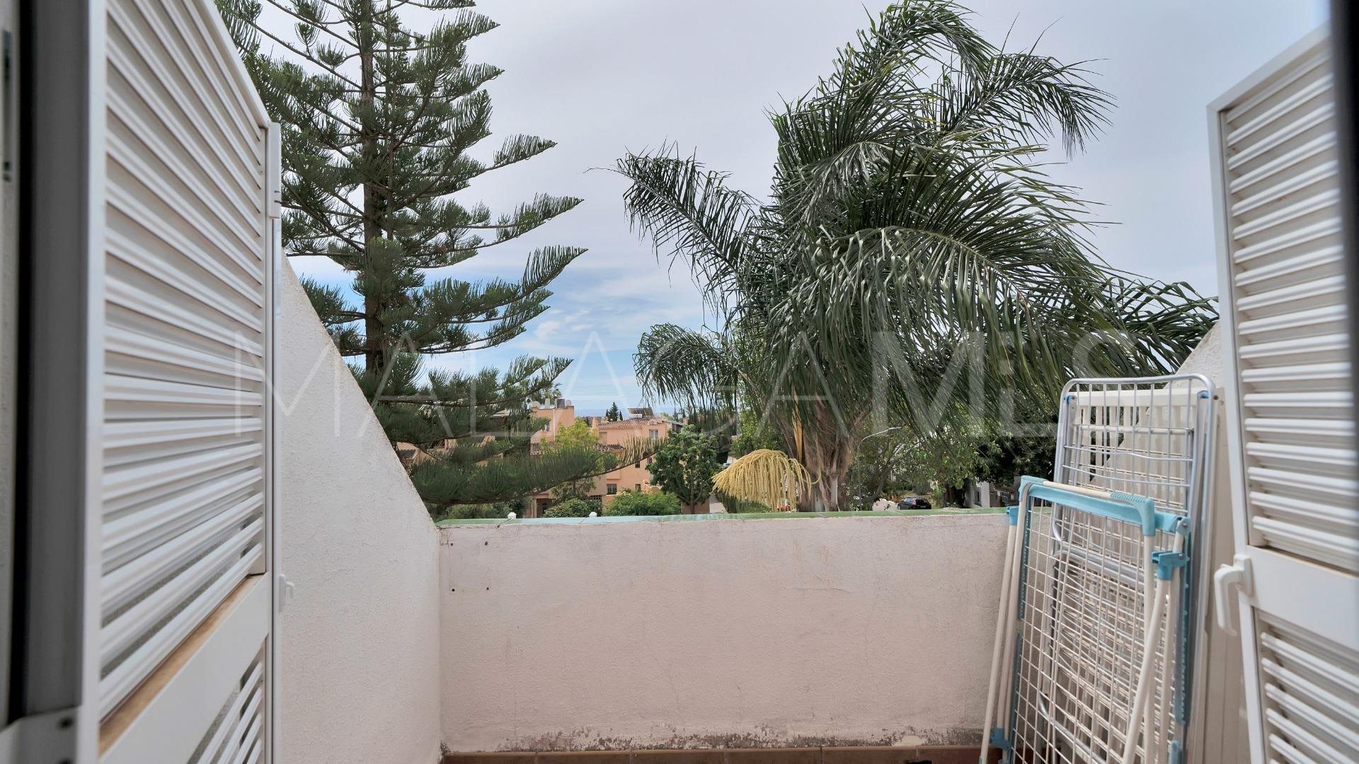 Nagüeles, pareado for sale