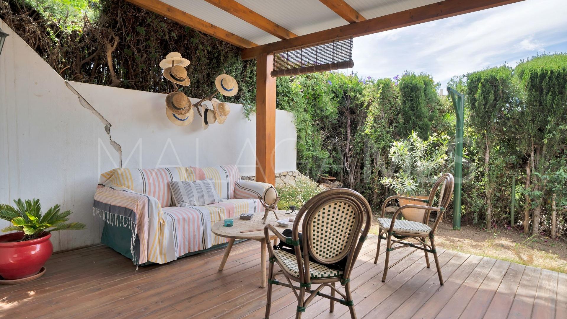 Nagüeles, pareado for sale