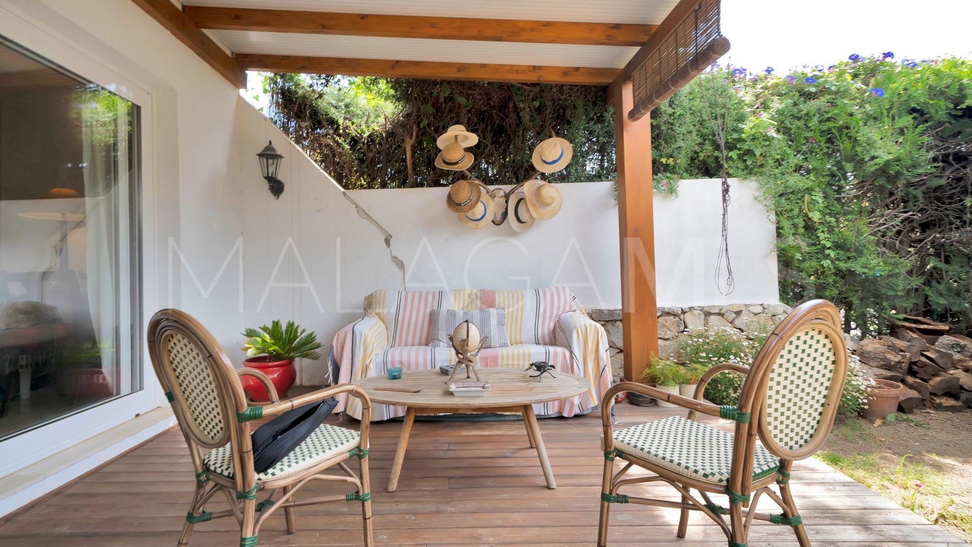 Nagüeles, pareado for sale