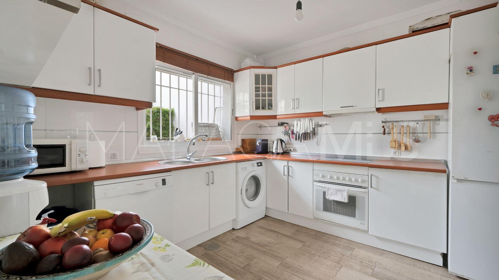 Nagüeles, pareado for sale