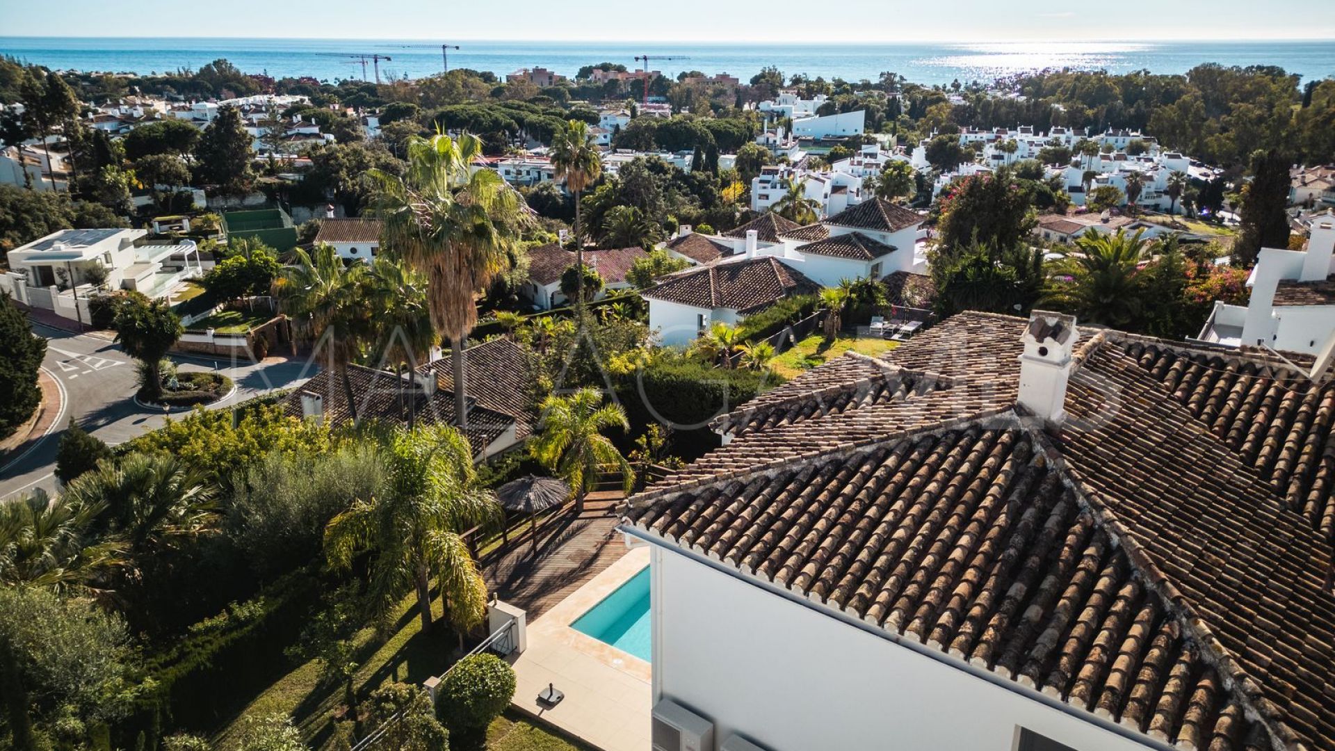 Hus i byn for sale in Elviria