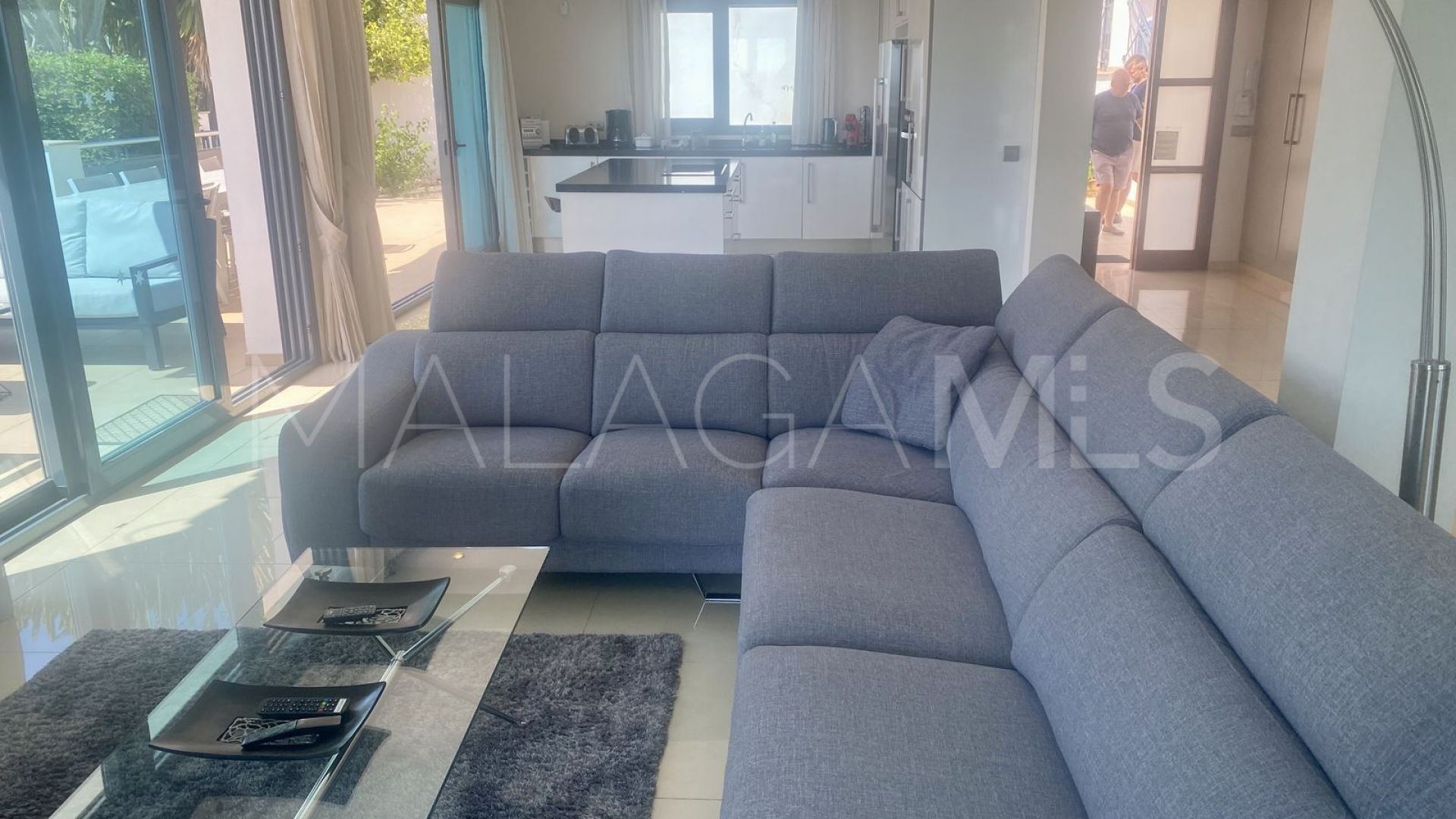 Hus i byn for sale in Elviria
