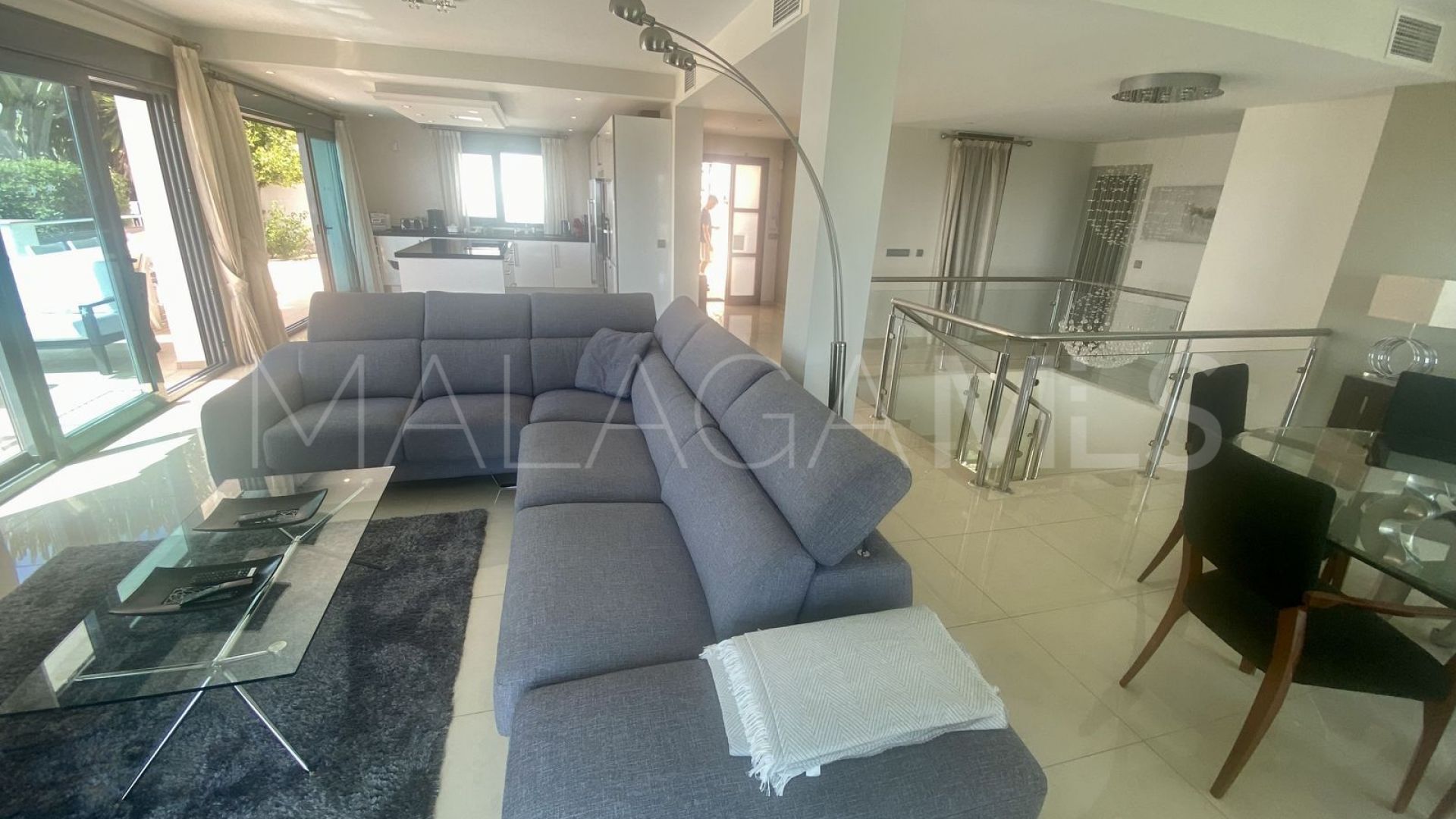 Hus i byn for sale in Elviria
