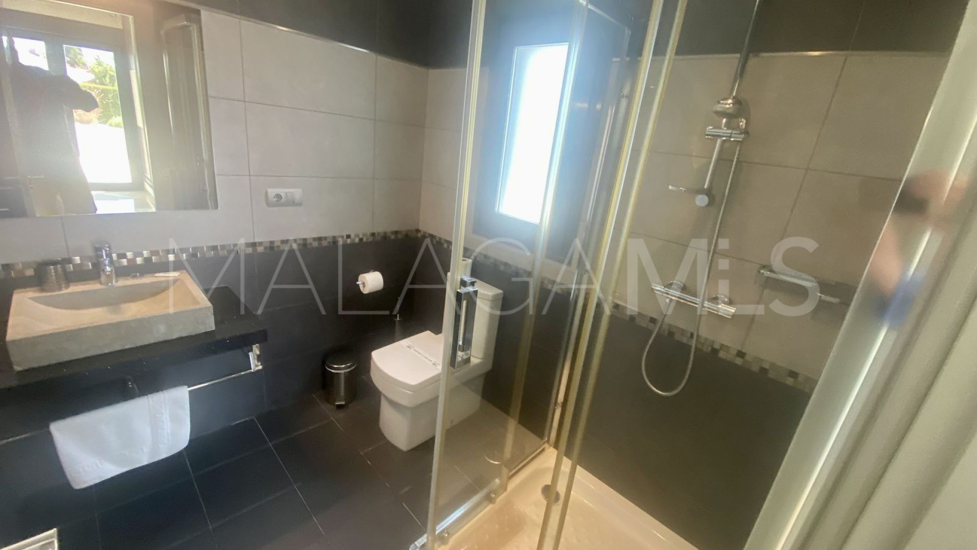 Hus i byn for sale in Elviria