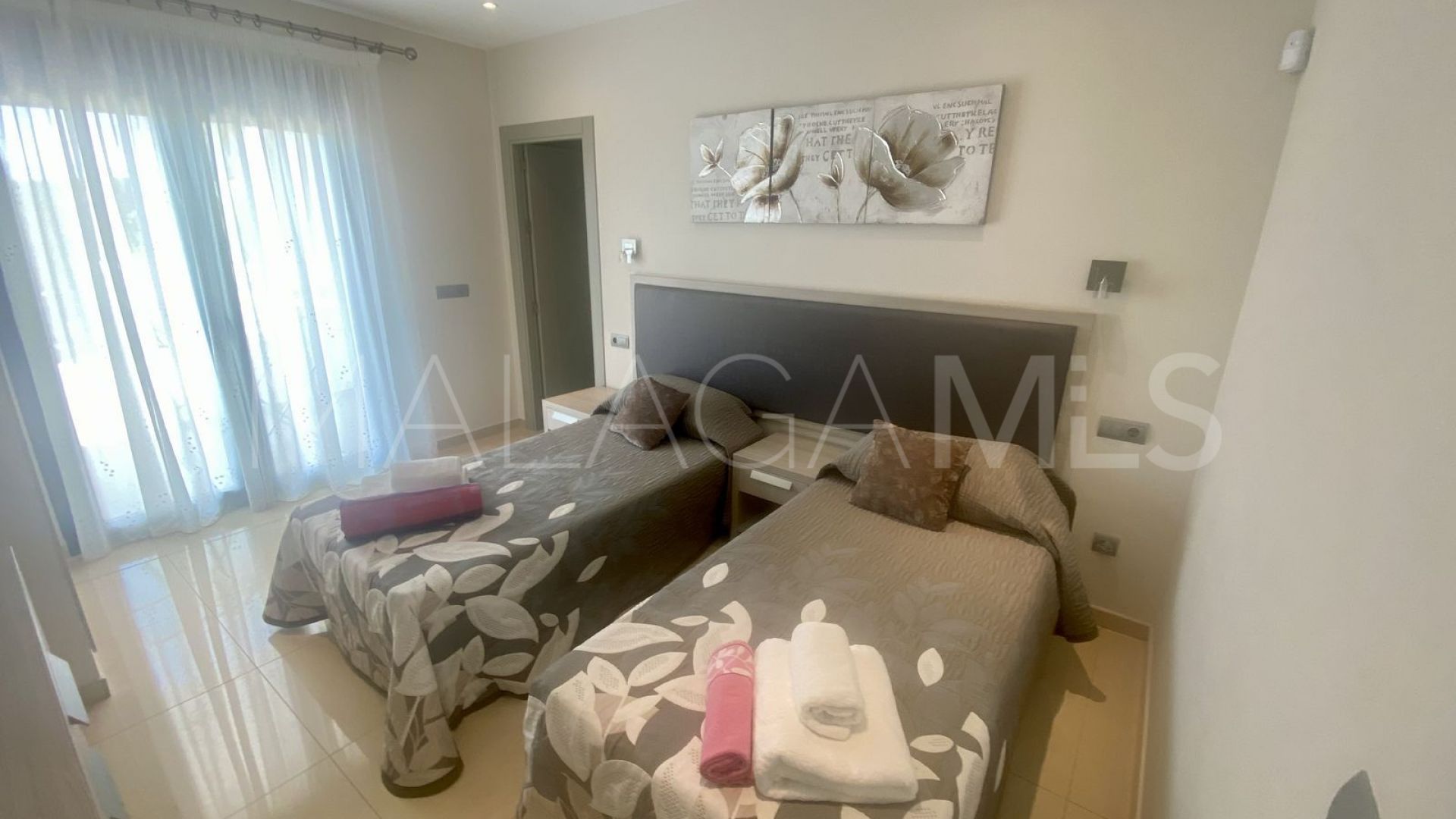 Hus i byn for sale in Elviria