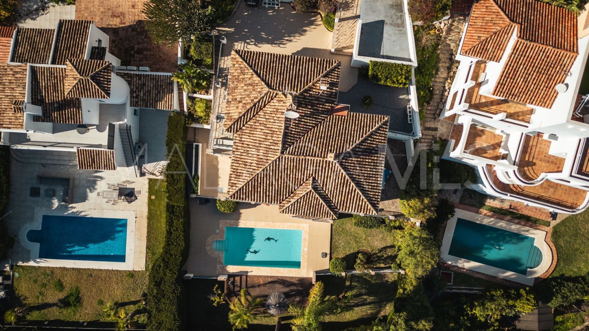 Hus i byn for sale in Elviria