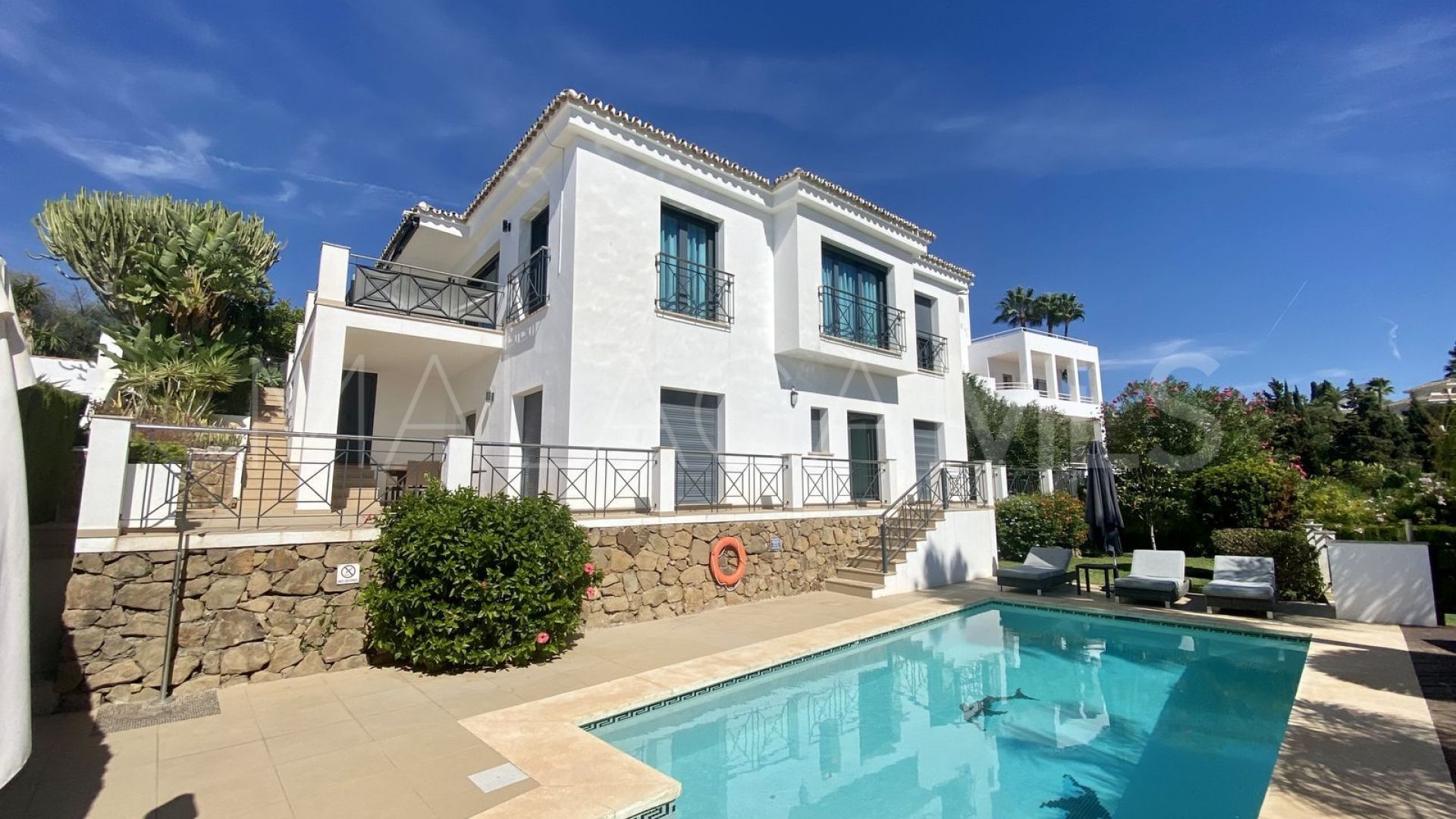 Hus i byn for sale in Elviria