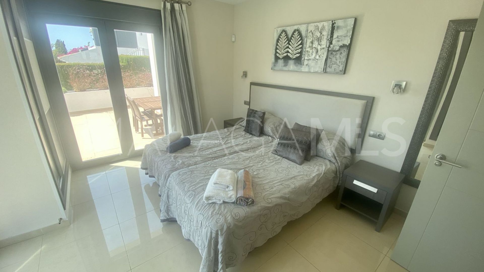 Hus i byn for sale in Elviria