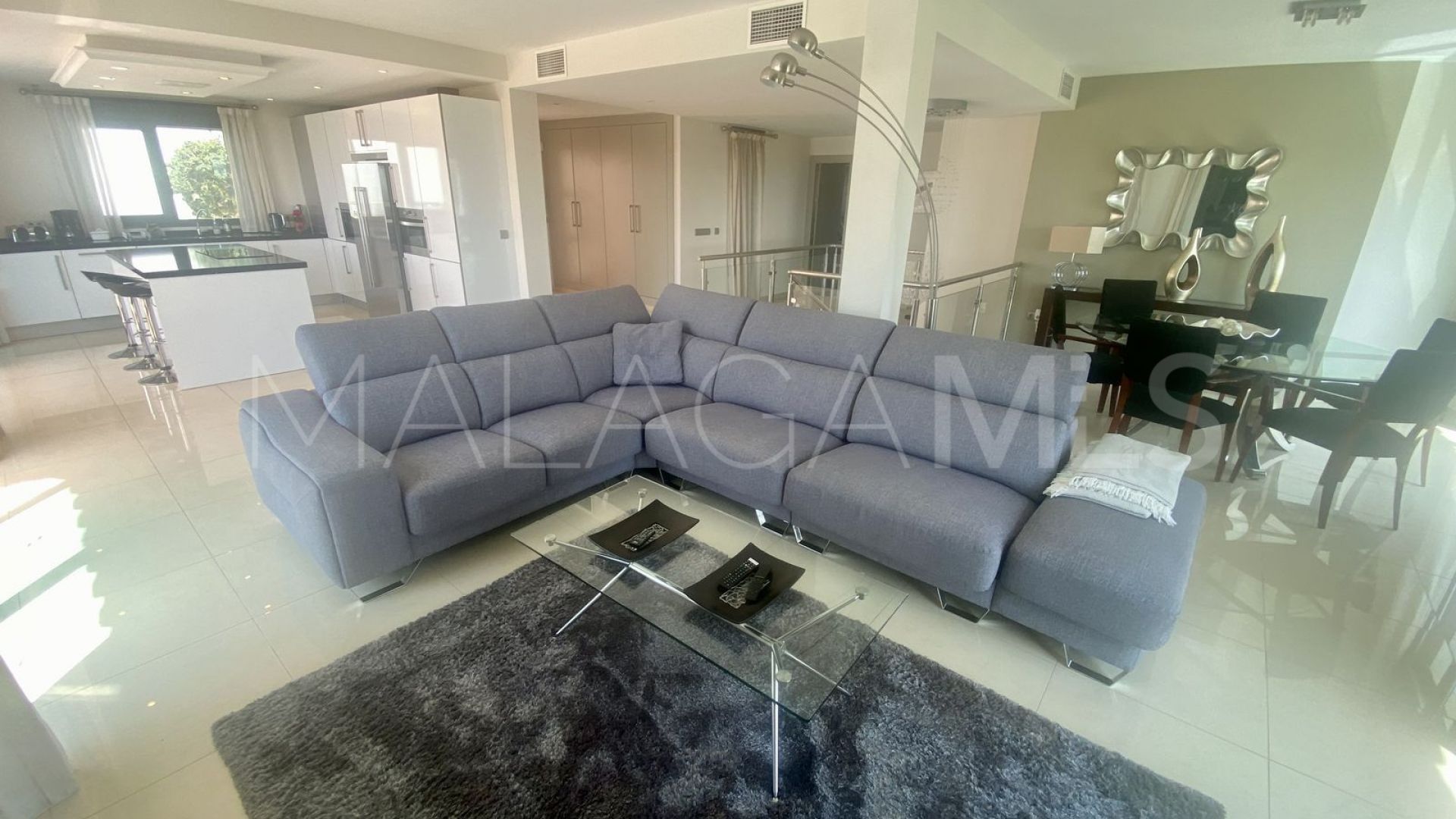 Hus i byn for sale in Elviria