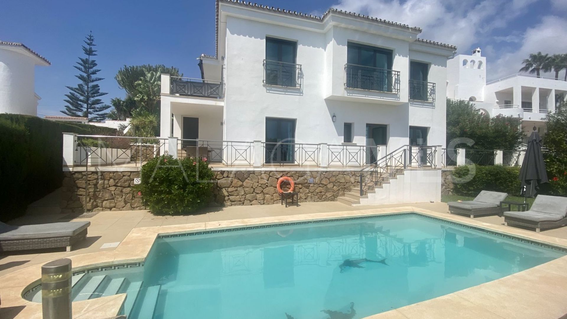 Hus i byn for sale in Elviria