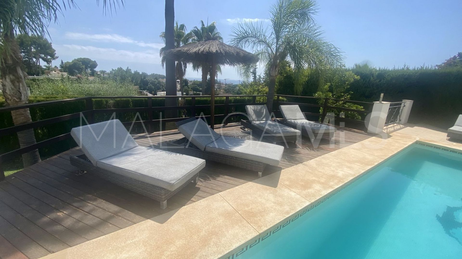 Hus i byn for sale in Elviria