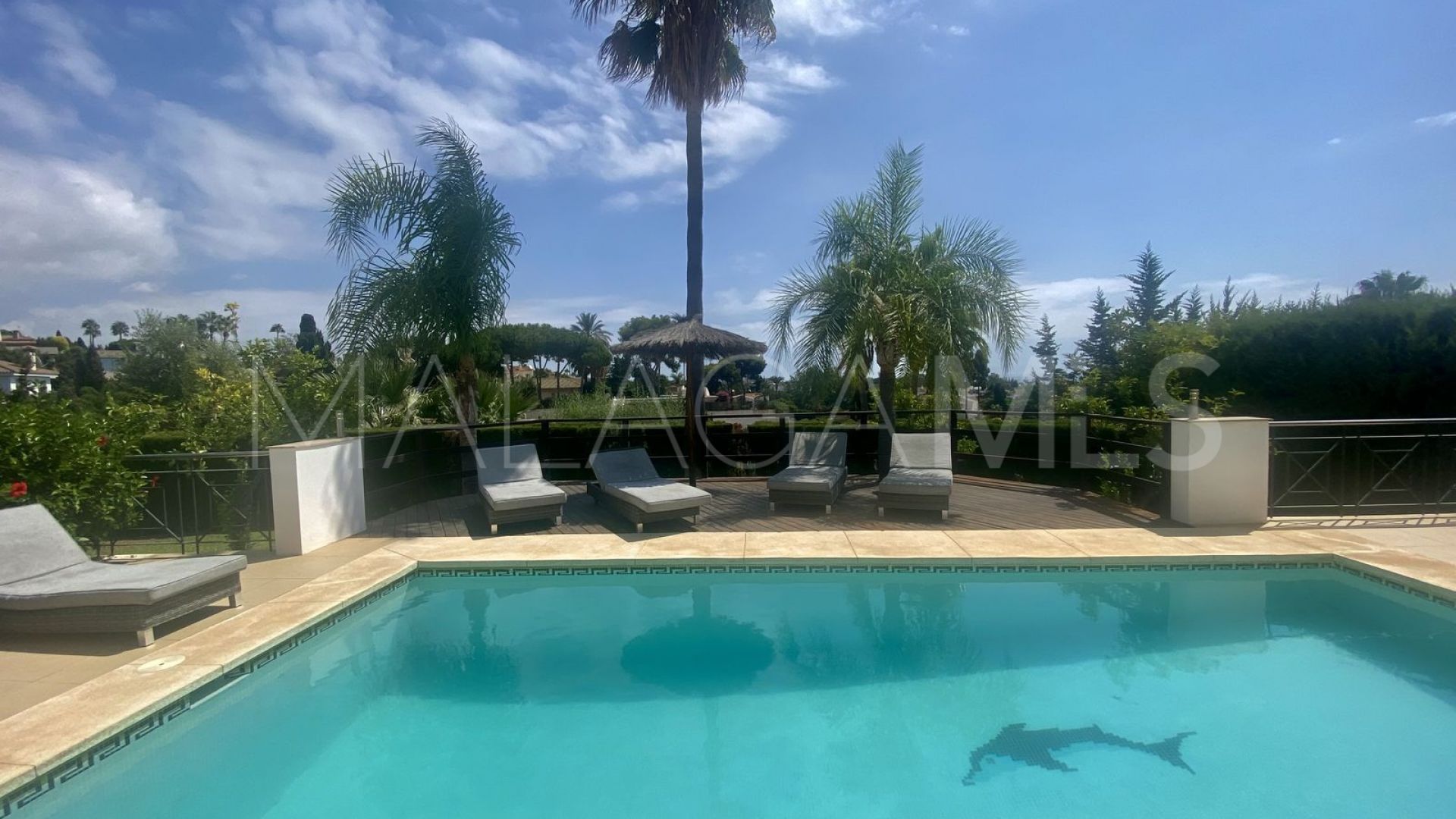 Hus i byn for sale in Elviria