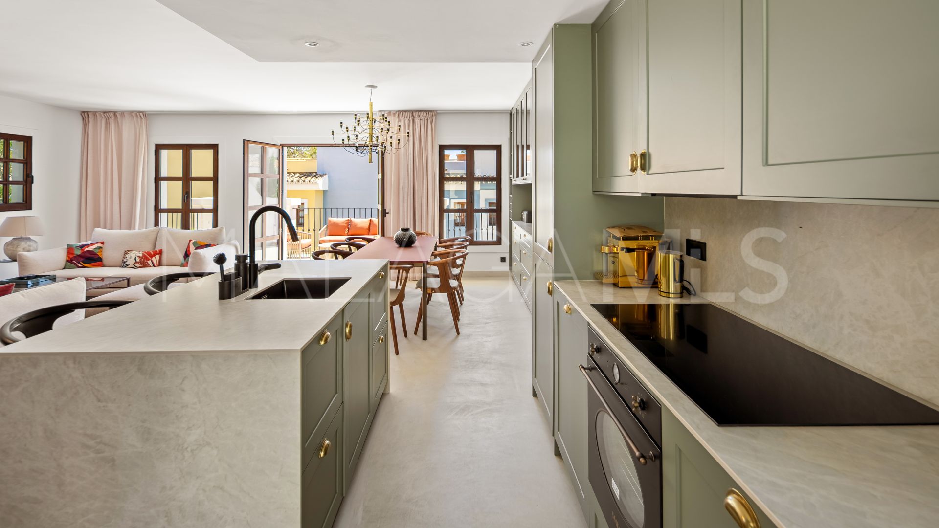 Adosado for sale in Marbella Golden Mile